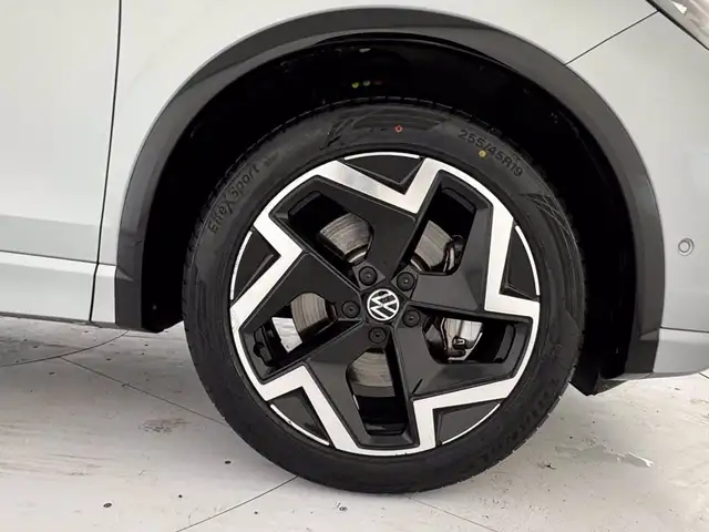 Volkswagen Tiguan view 15