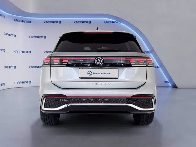 Volkswagen Tiguan view 5