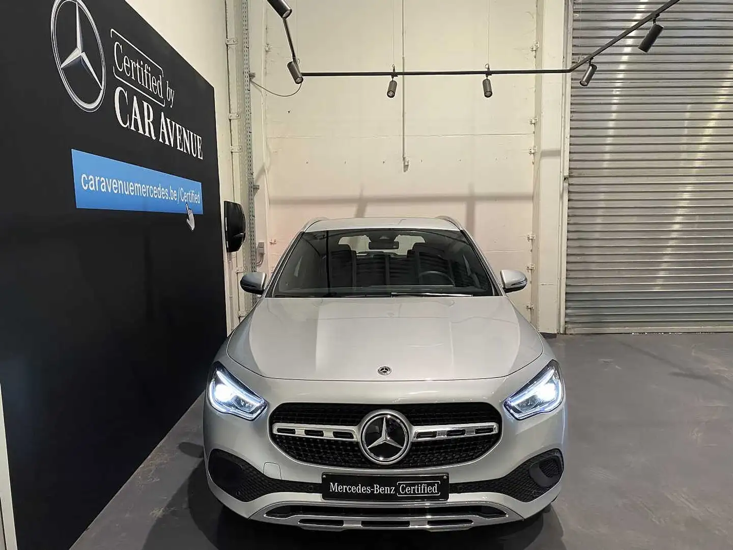 Mercedes-Benz GLA 180 Argent - 2