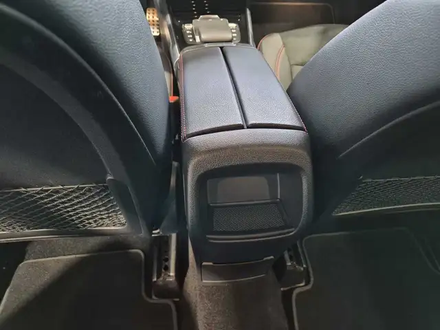 Mercedes-Benz GLB Class view 13