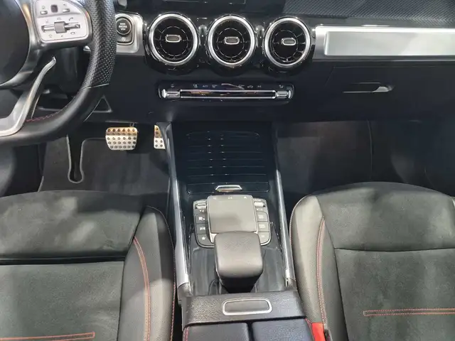 Mercedes-Benz GLB Class view 12