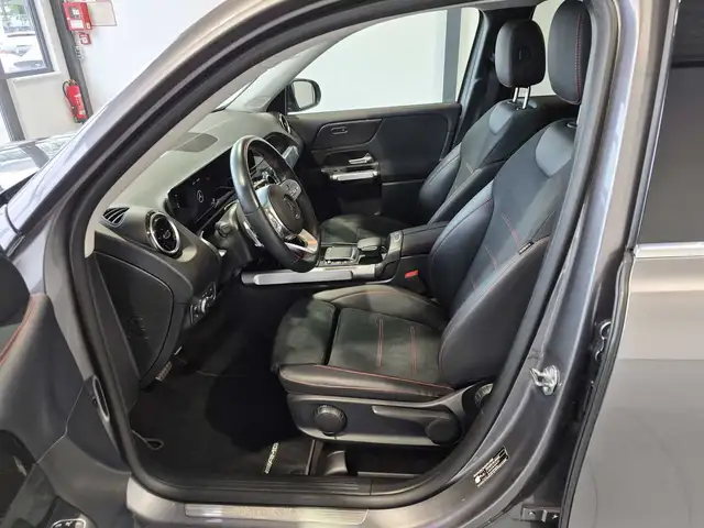 Mercedes-Benz GLB Class view 8
