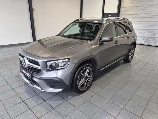 Mercedes-Benz GLB Class view 3