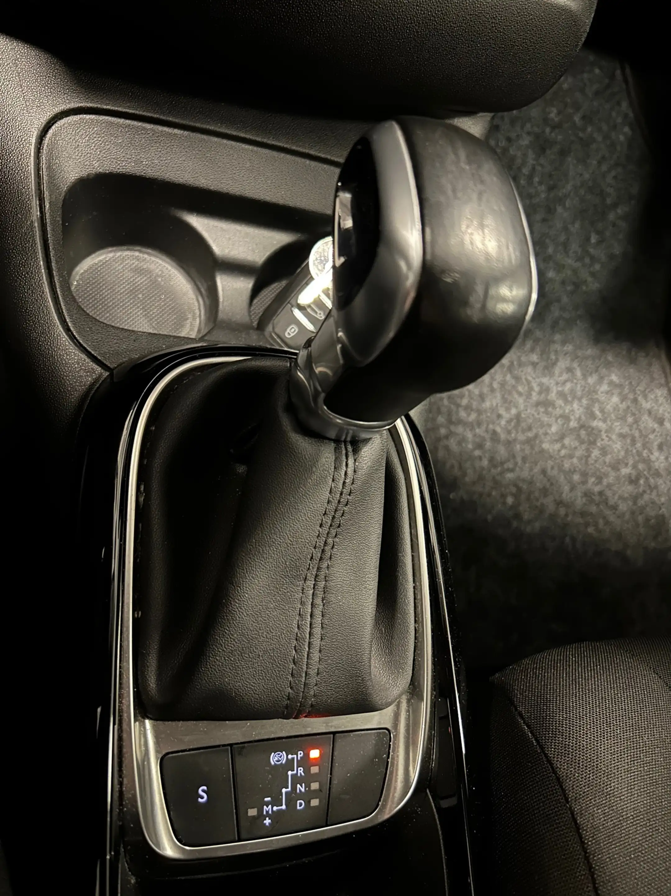 Citroen C4 Cactus 1.2 PureTech Shine Automaat Airco Camera Carplay P — photo 13