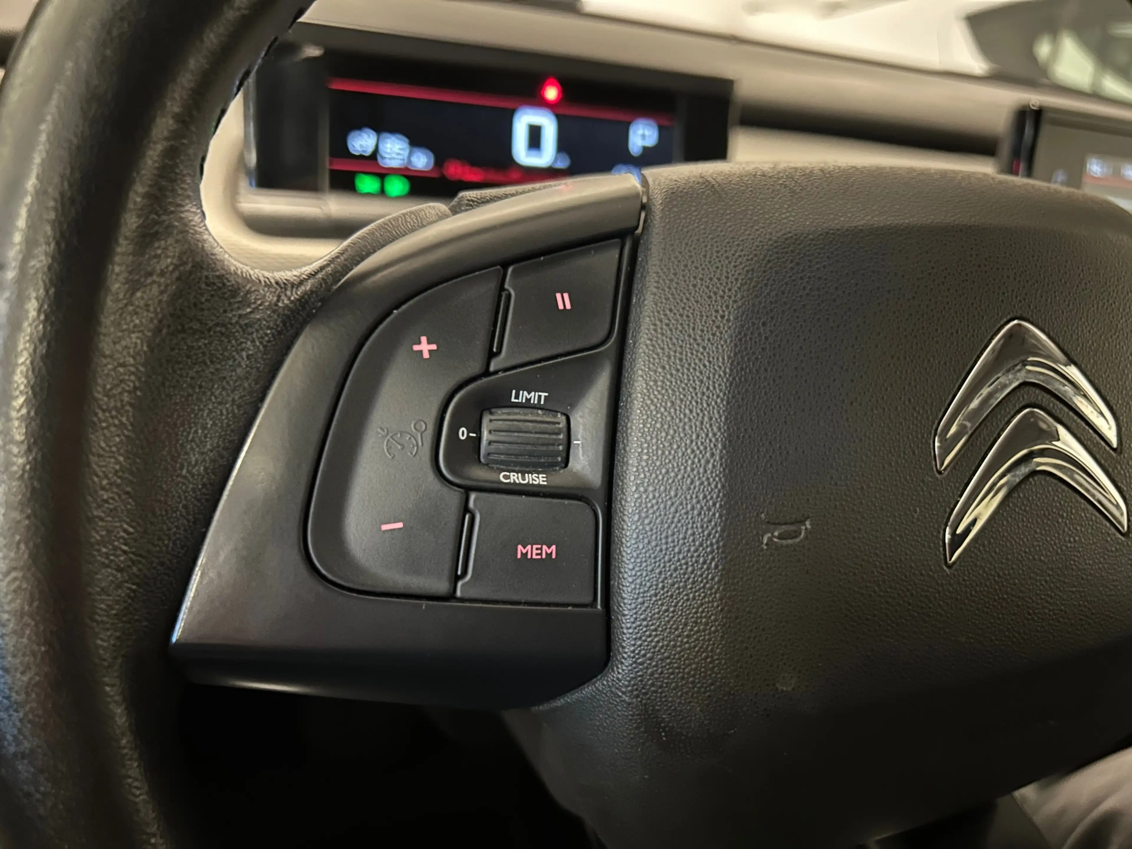 Citroen C4 Cactus 1.2 PureTech Shine Automaat Airco Camera Carplay P — photo 14