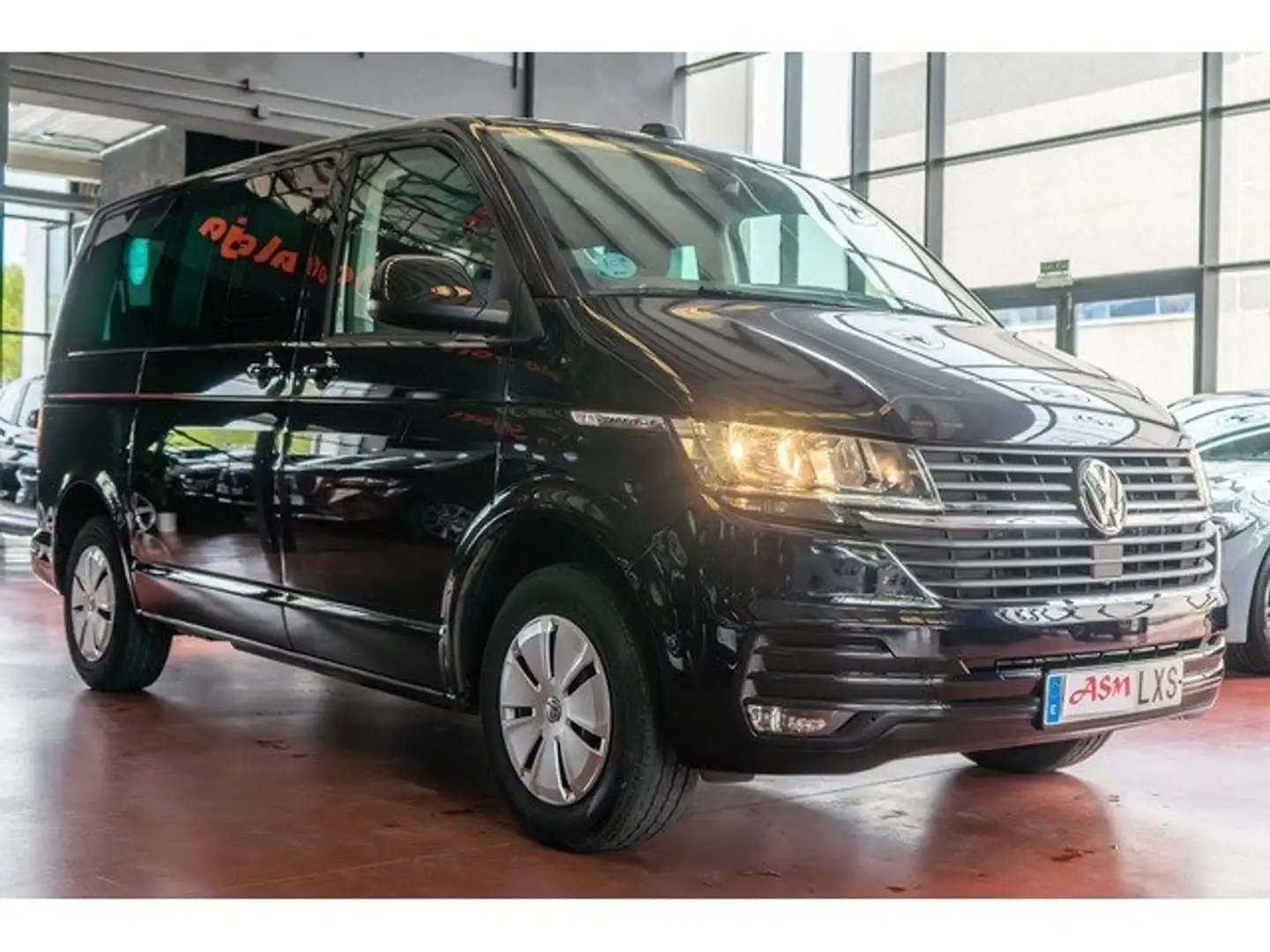 Volkswagen Caravelle Comercial 2.0TDI BMT Premium Batalla Cor Negro - 2