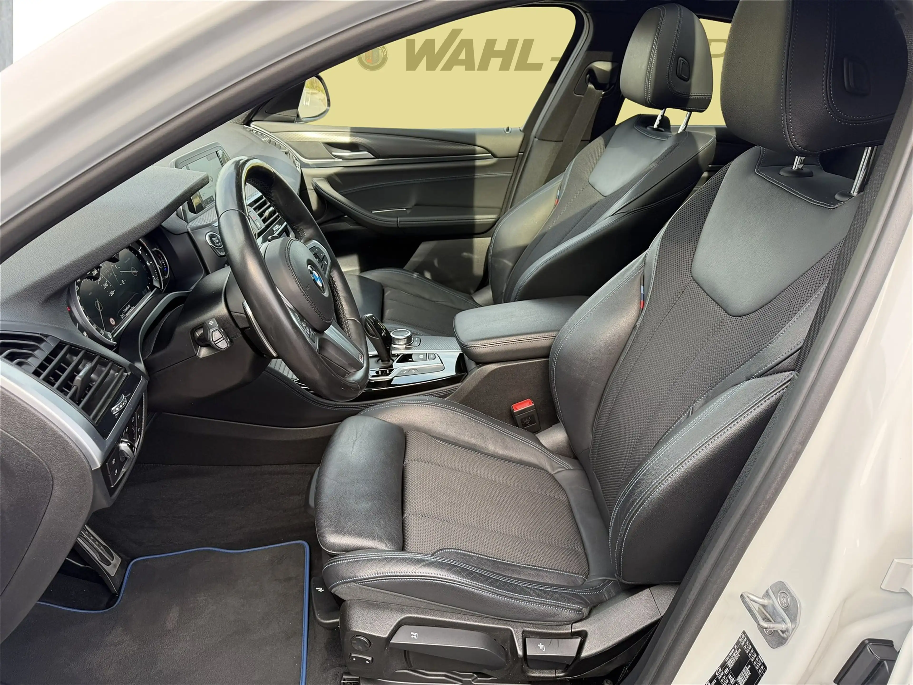 BMW X4 xDrive20i M Sport X PANORAMA AHK HEADUP ADAPT LED — photo 9