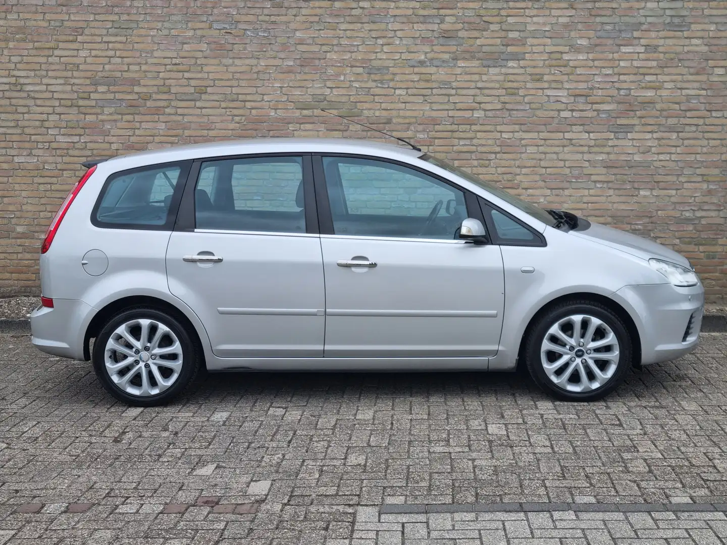 Ford C-Max 1.8-16V Titanium CLIMATE / CRUISE / PDC / TREKHAAK Gris - 1