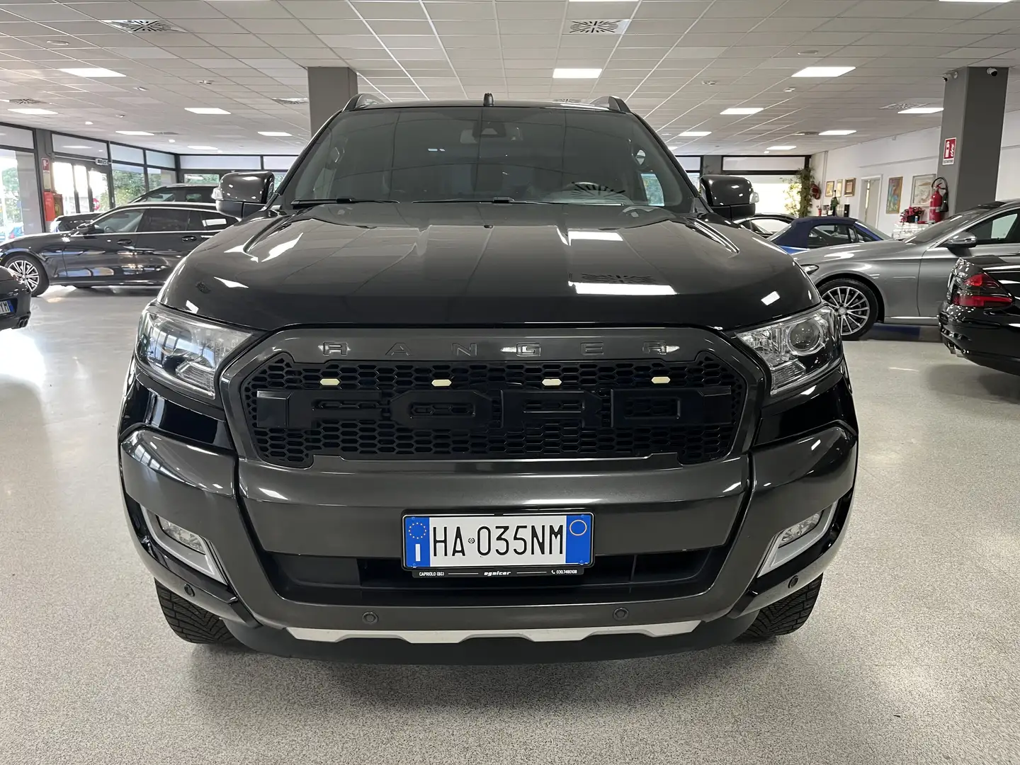 Ford Ranger 3.2 tdci Wildtrak 200cv auto PREZZO FINALE Nero - 2