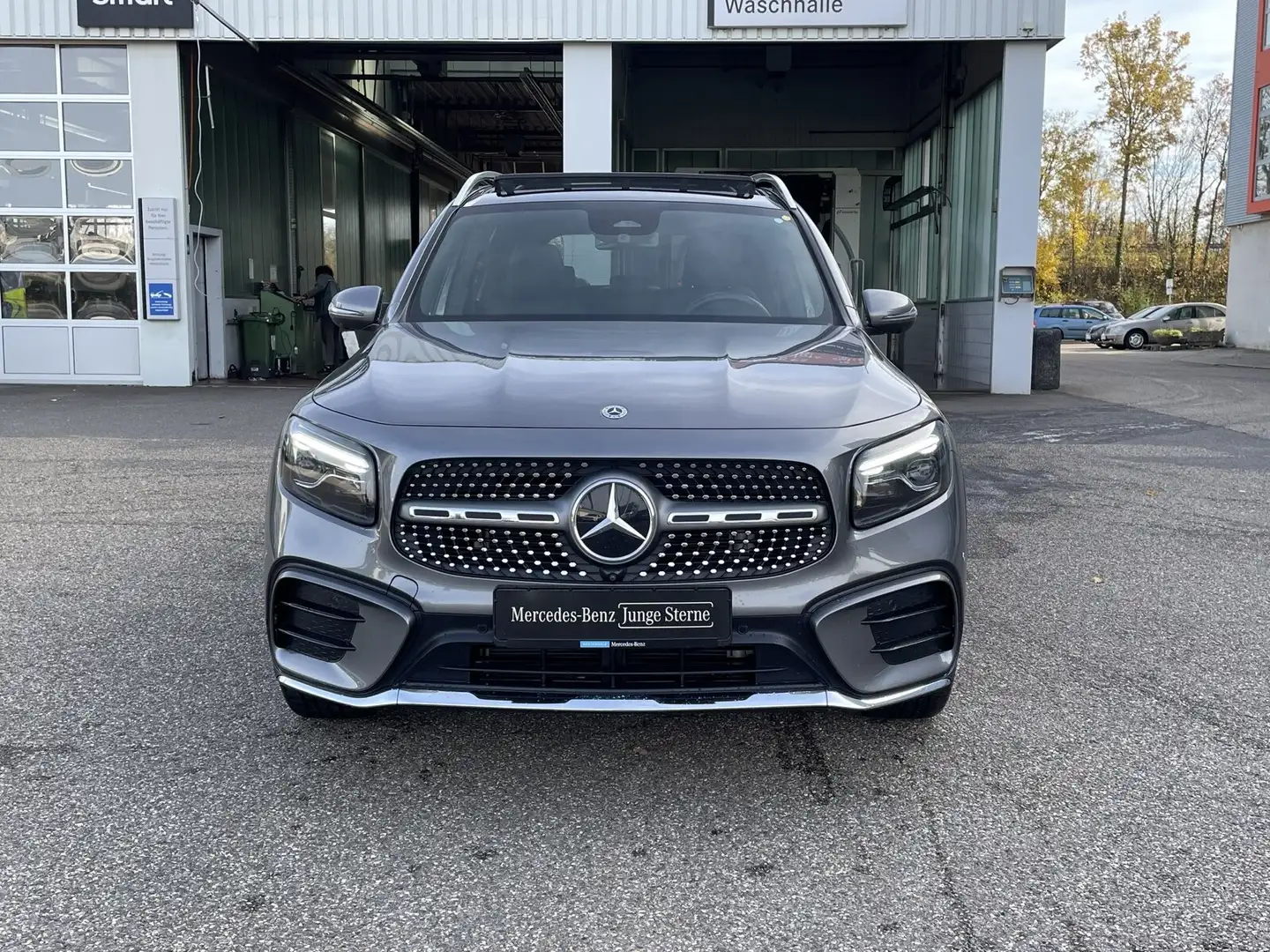 Mercedes-Benz GLB 250 GLB 250 4M AMG+PANO+AHK+DISTRO+360°+STANDHZ+HUD Grau - 2
