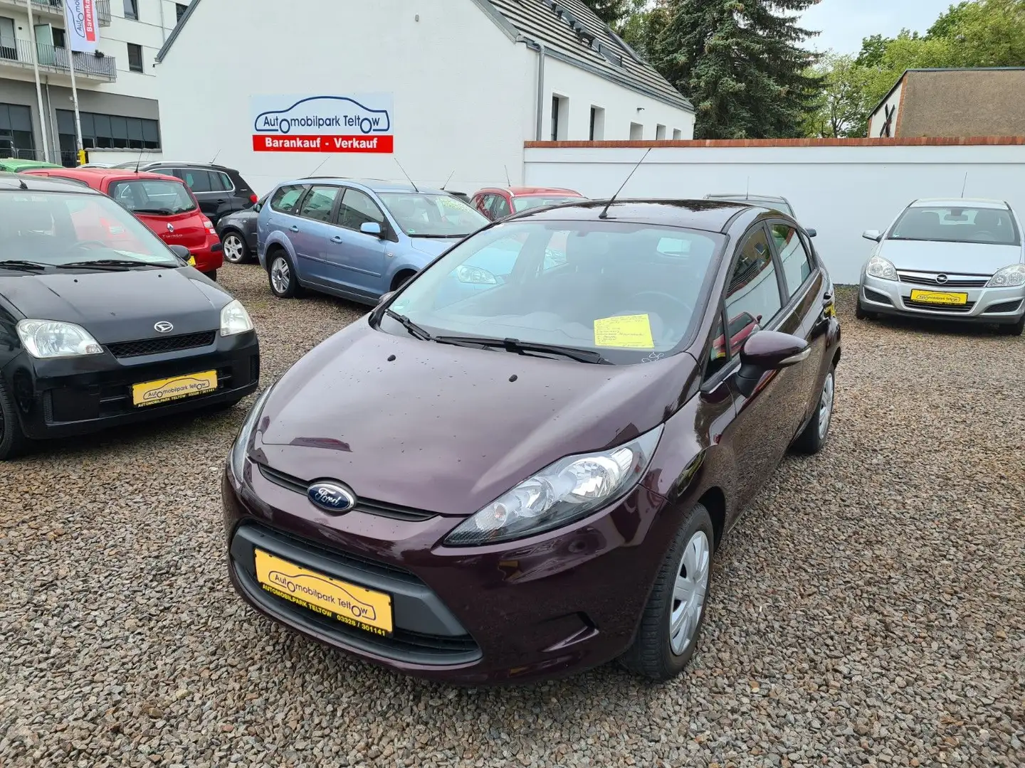 Ford Fiesta Trend 5 Türig aus 1 Hand erst 83000 km Violett - 1
