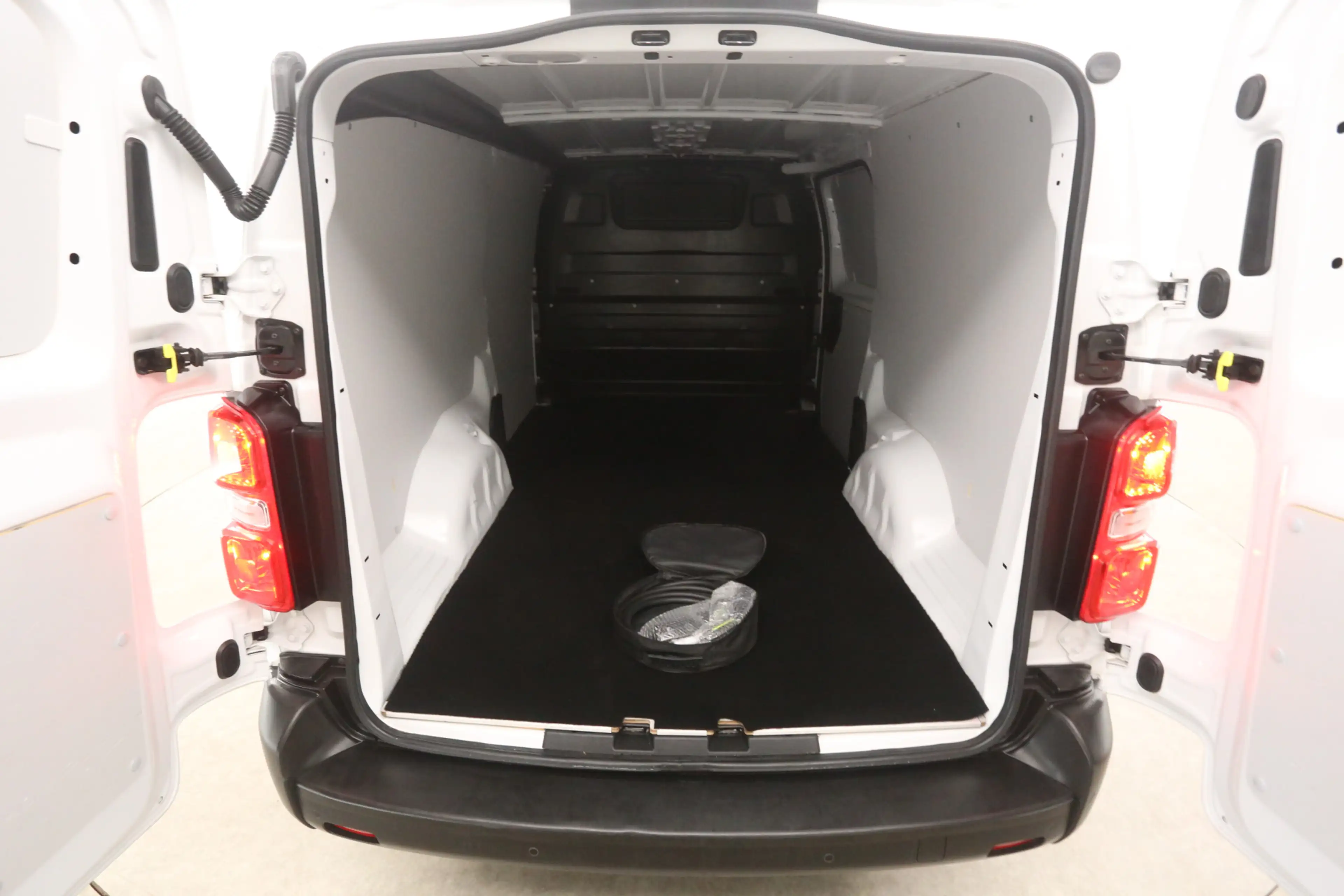 Opel Vivaro-e 75 kWh L3H1 | Snelladen | SOH 94% | Airco | Cruise — photo 3