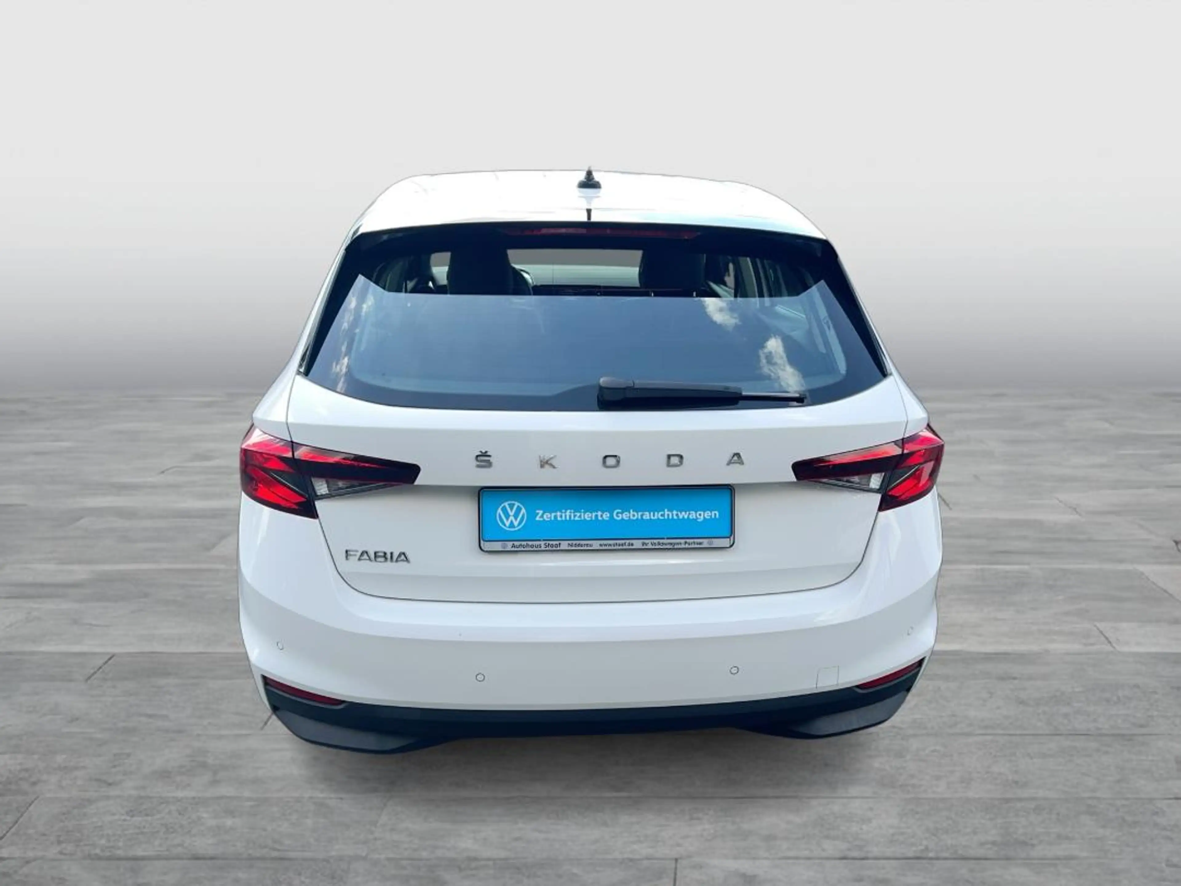 Skoda Fabia Active 1.0 80PS BT+PDC+SITZHEIZUNG+5-GANG — photo 4