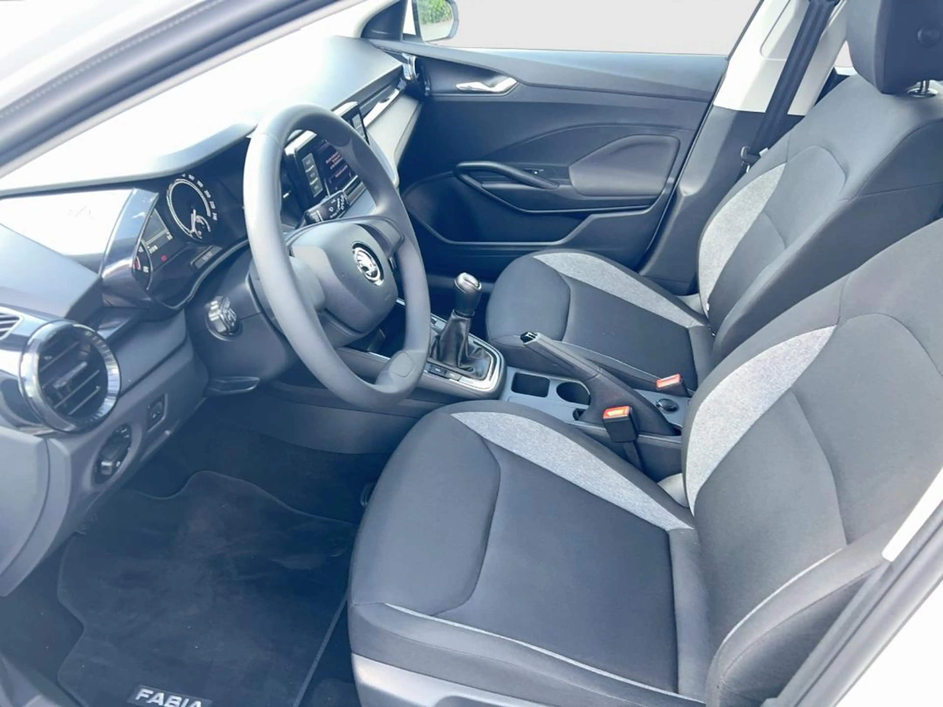 Skoda Fabia Active 1.0 80PS BT+PDC+SITZHEIZUNG+5-GANG — photo 9