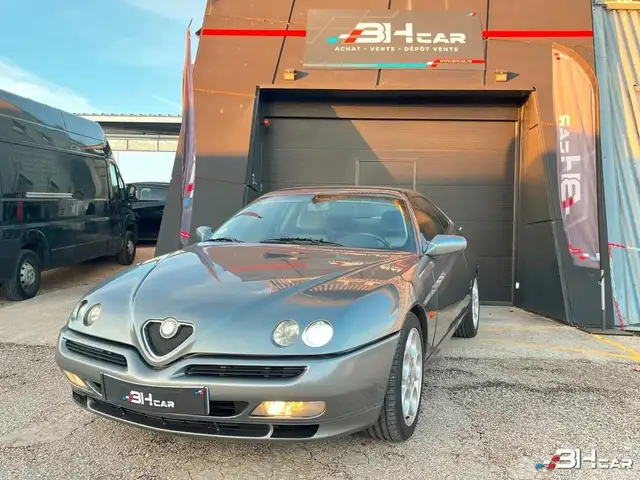 Alfa Romeo GTV 916 V6 3.0 24V 218 - Gros dossier d'entretien - Distribution faite - Embrayage fait