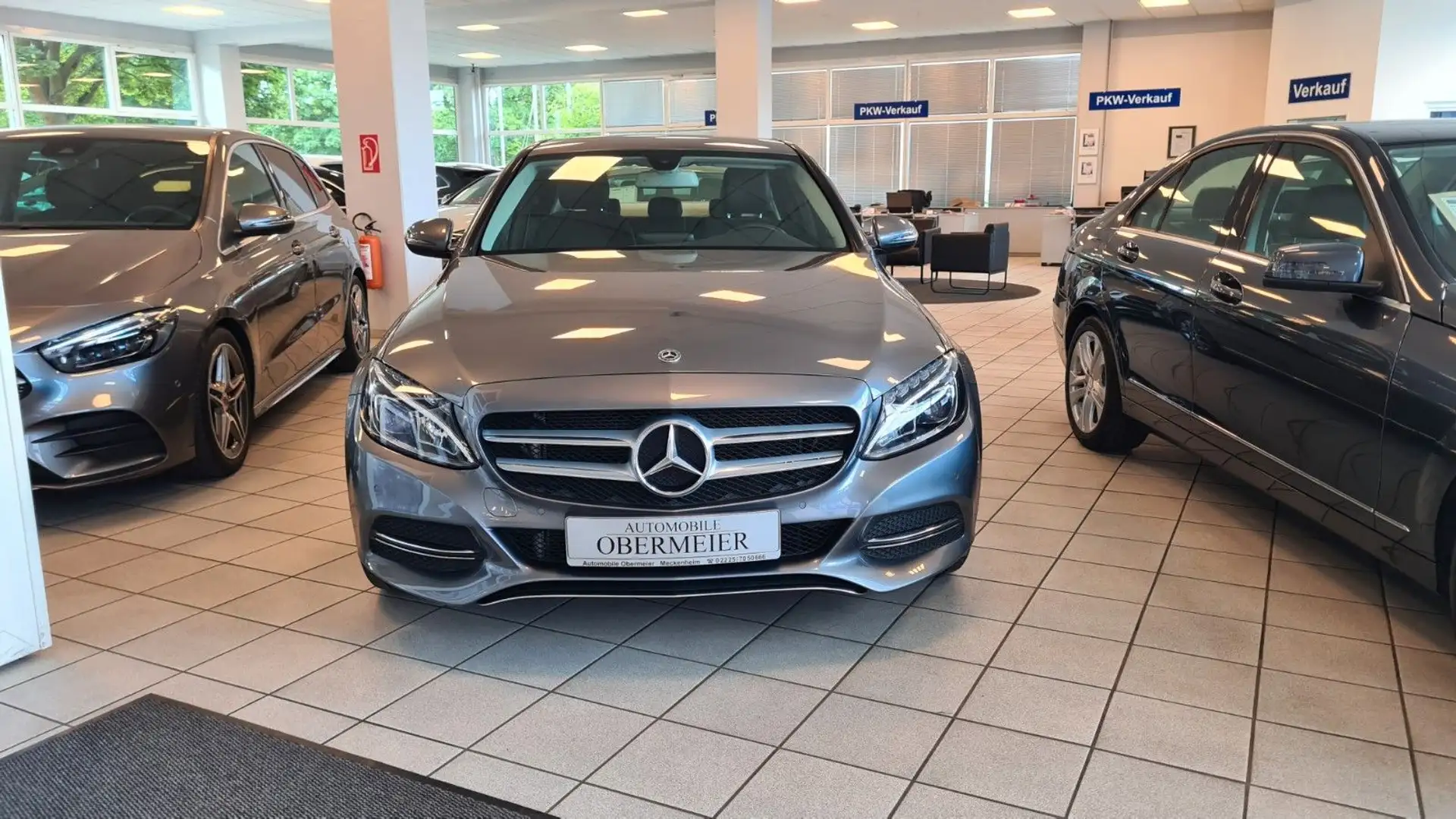 Mercedes-Benz C 200 Avan/Luxury 9G-Tr. RFK SHZ LED Navi Klima Grijs - 2