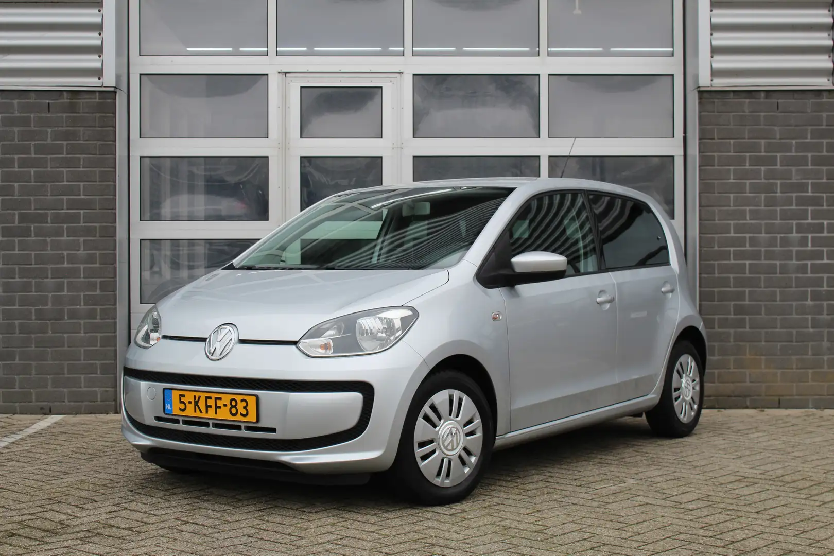 Volkswagen up! 1.0 Move up! BlueMotion / Navigatie / Airco / N.A. Gri - 1