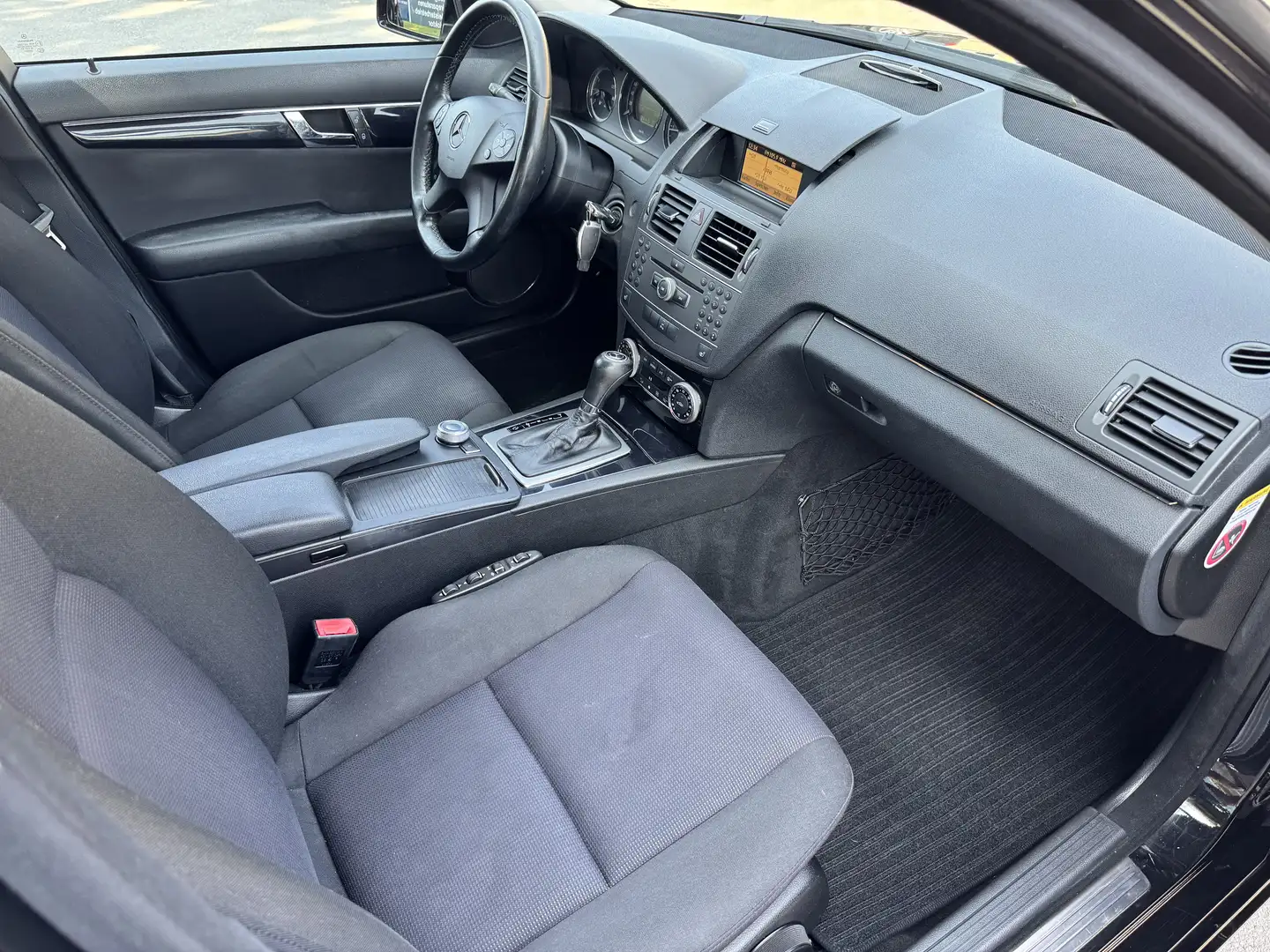 Mercedes-Benz C 220 C 220 CDI BlueEfficiency Automatik / Bi-Xenon Schwarz - 2