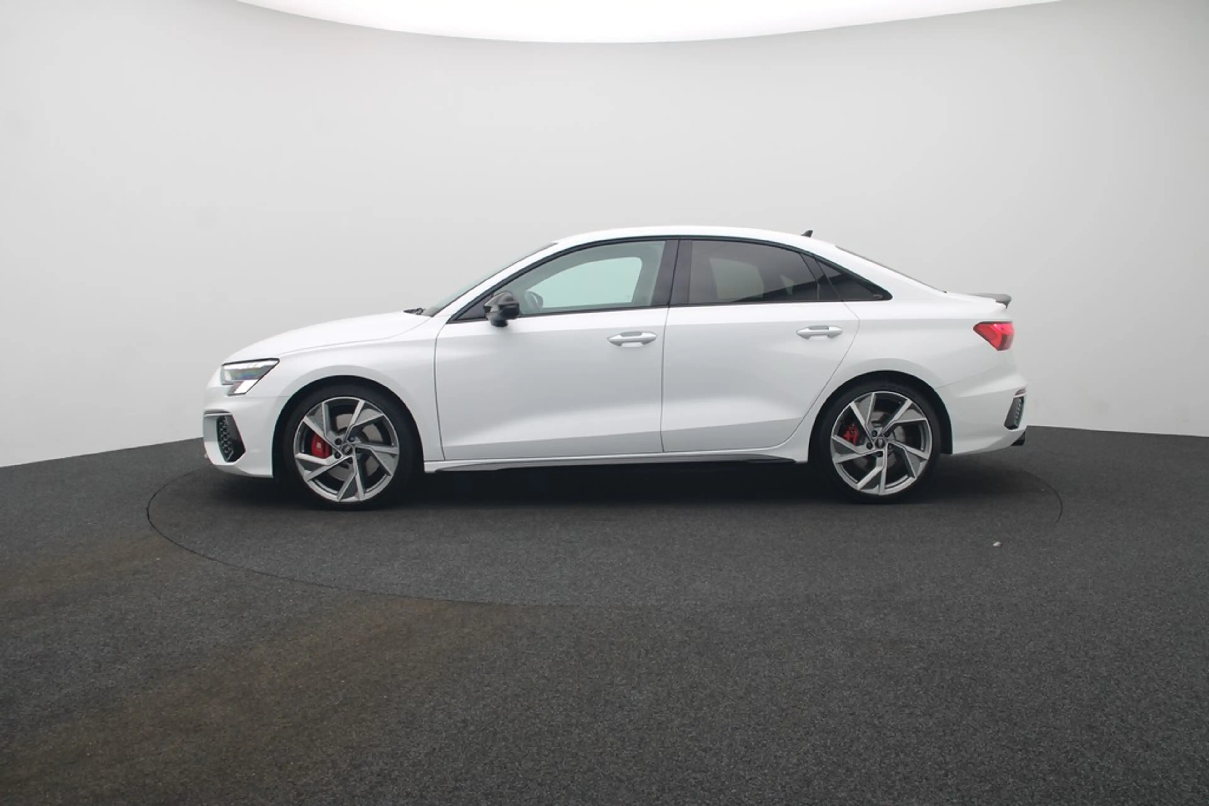 Audi S3 Lim. 2.0 TFSI quattro . LED Navi B&O — photo 2