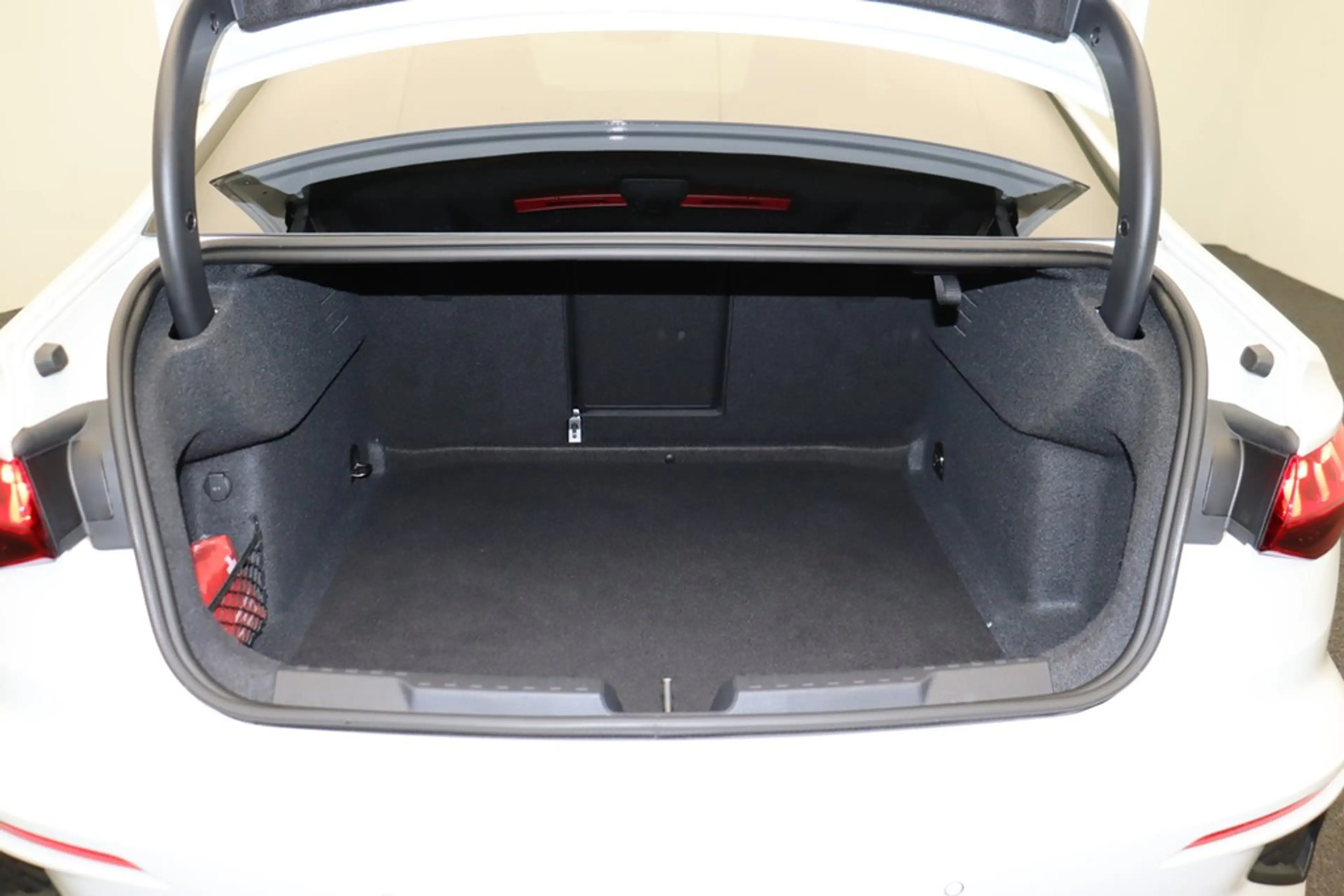 Audi S3 Lim. 2.0 TFSI quattro . LED Navi B&O — photo 12