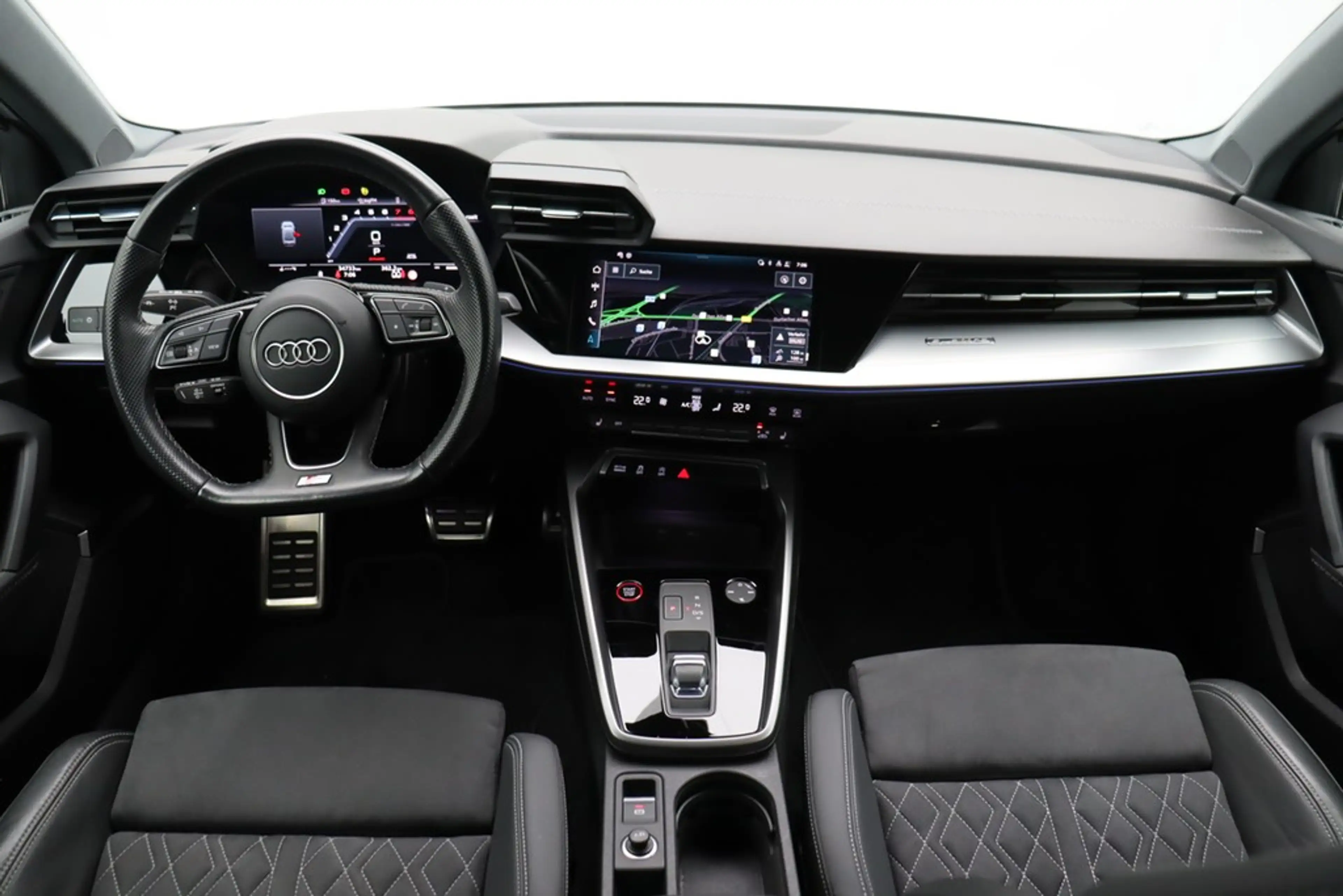 Audi S3 Lim. 2.0 TFSI quattro . LED Navi B&O — photo 14