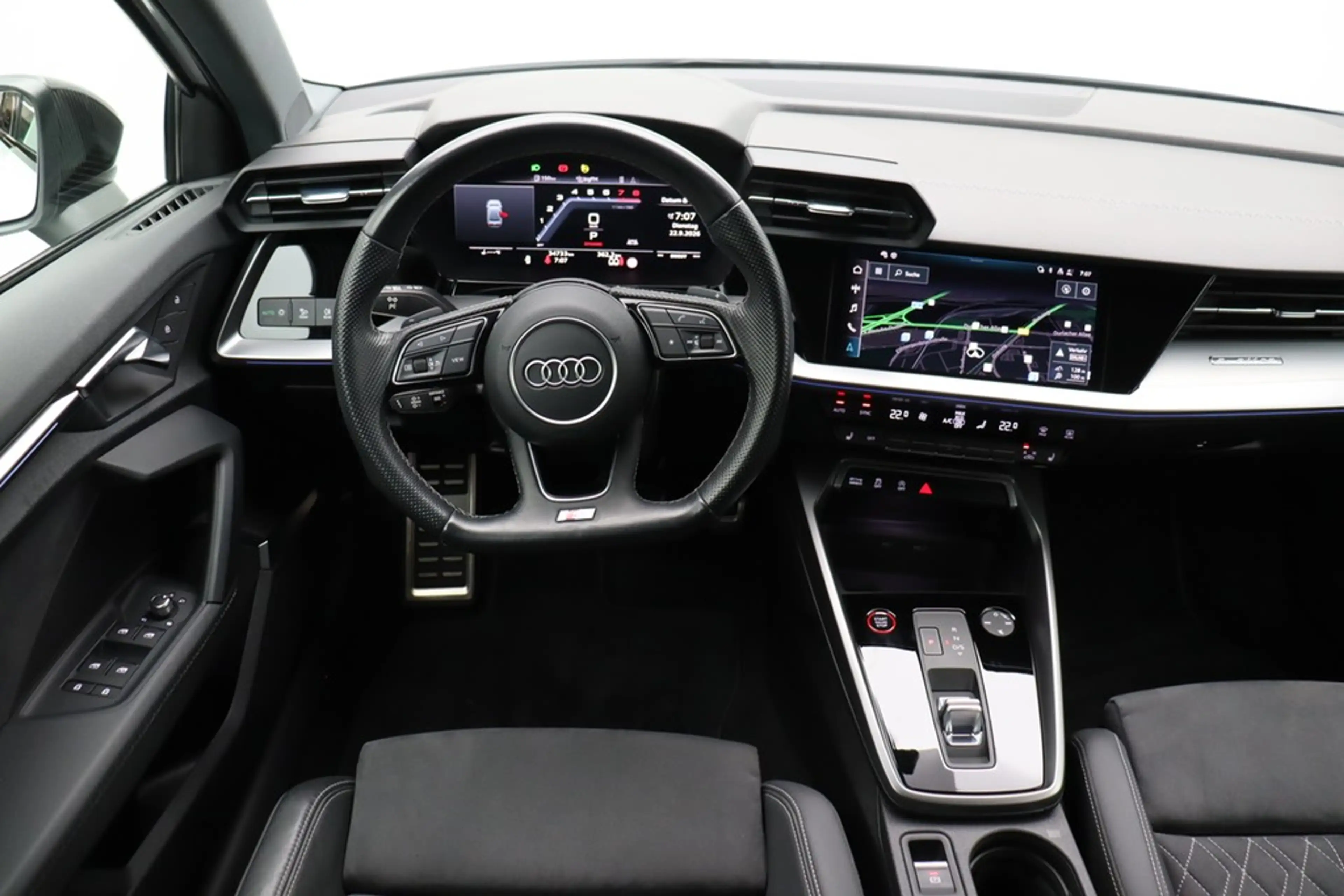 Audi S3 Lim. 2.0 TFSI quattro . LED Navi B&O — photo 15