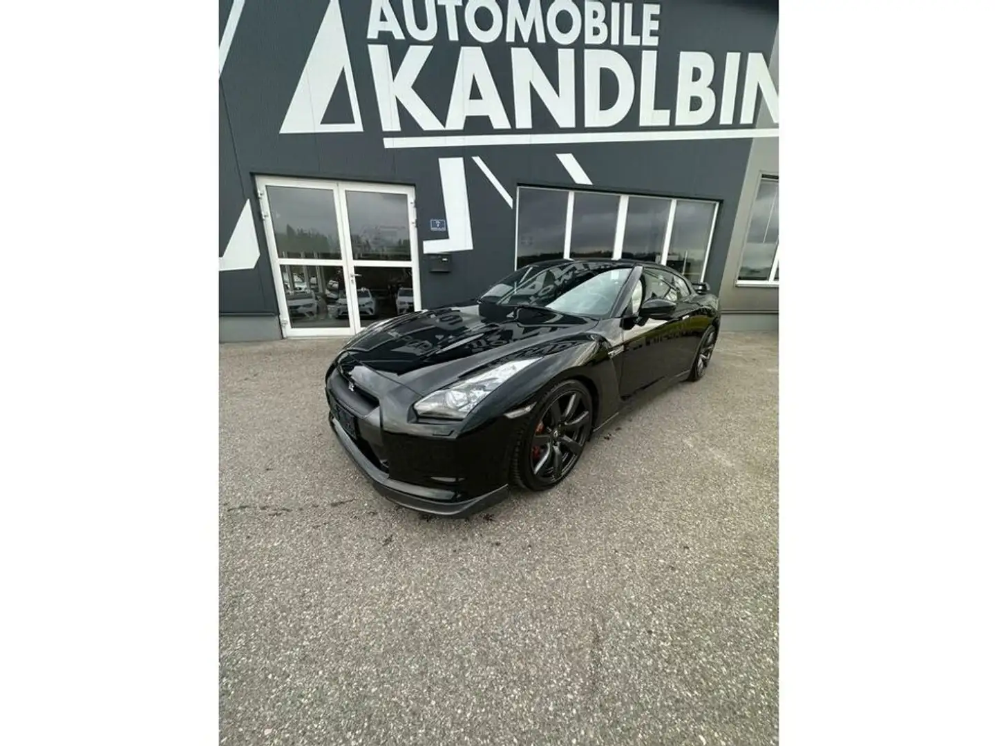 Nissan GT-R Black Edition crna - 1
