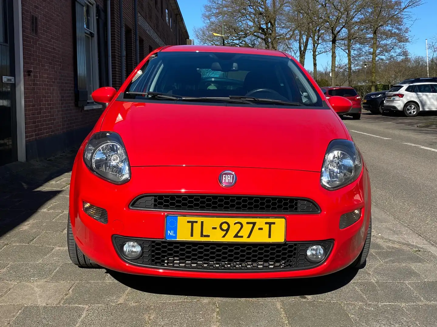 Fiat Punto Punto 0.9 TA Sempre Rouge - 1
