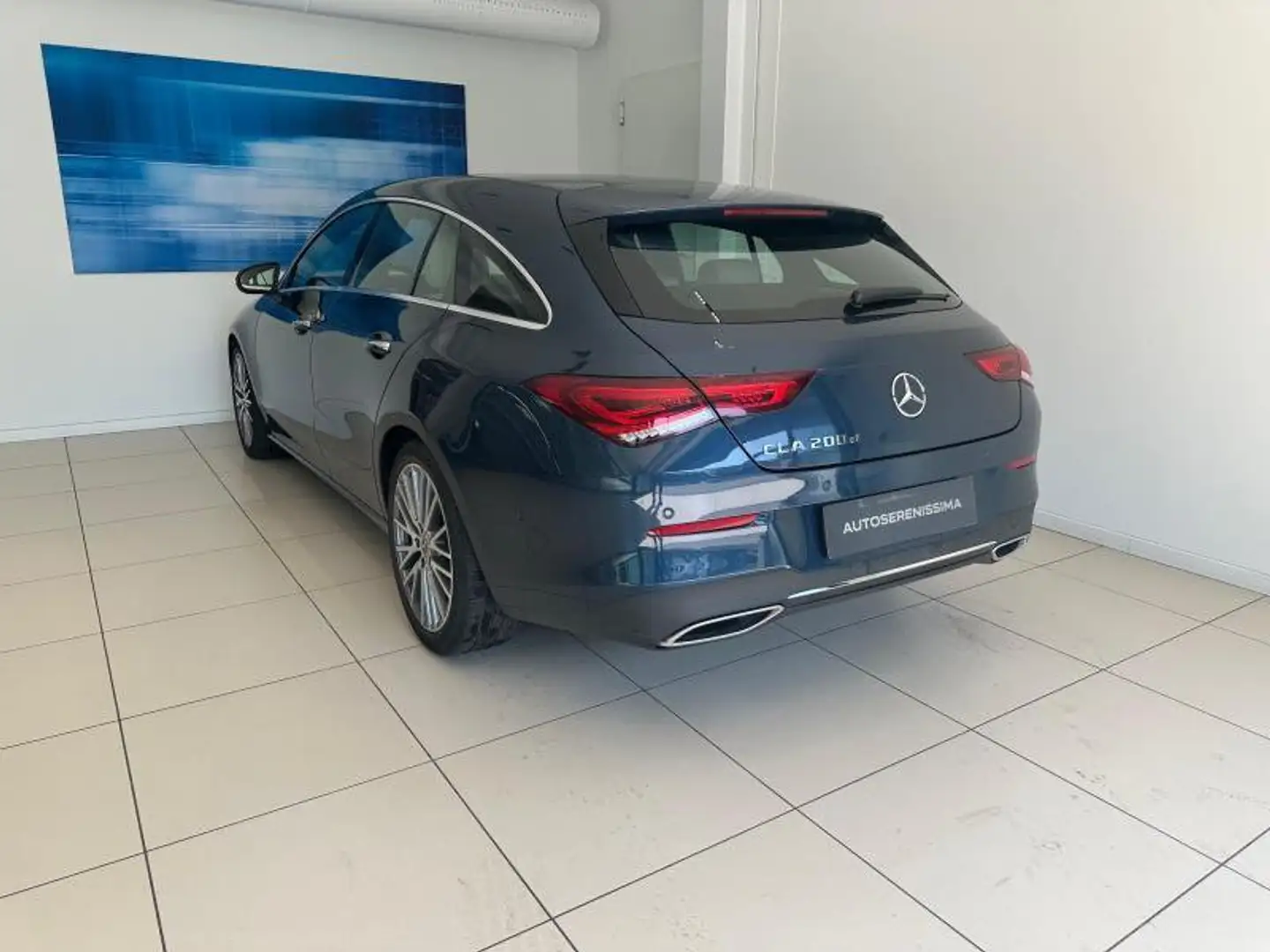 Mercedes-Benz CLA 200 S.Brake (X118) 200 d Aut. Shooting Brake Premium Modrá - 2