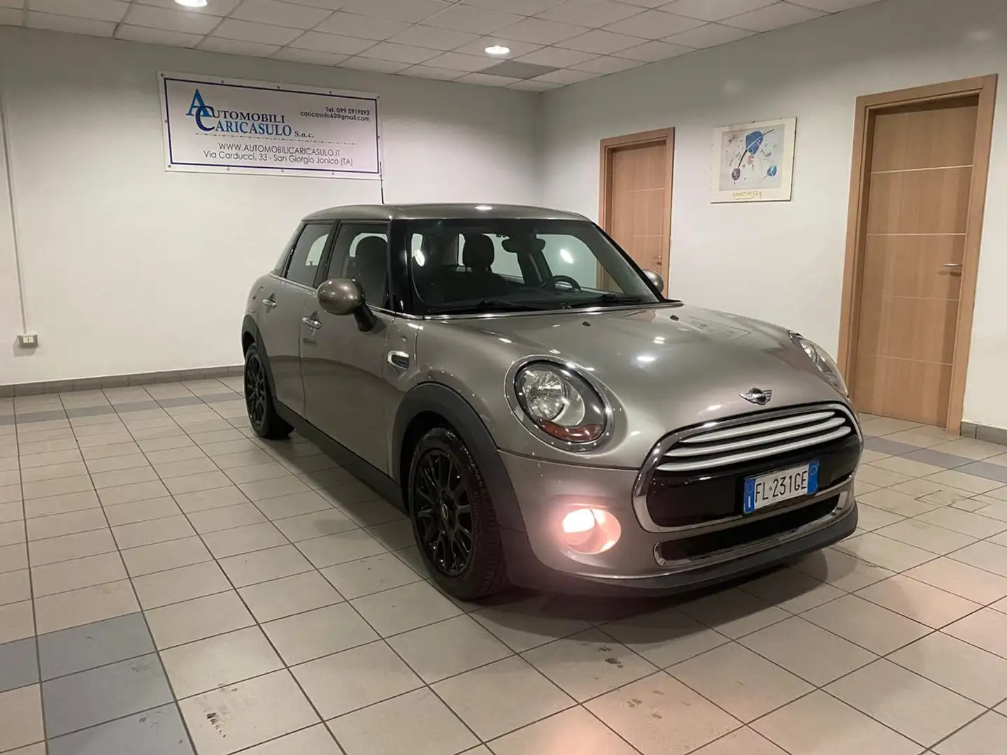 MINI Cooper D 1.5 Cooper D 5 porte Gris - 1