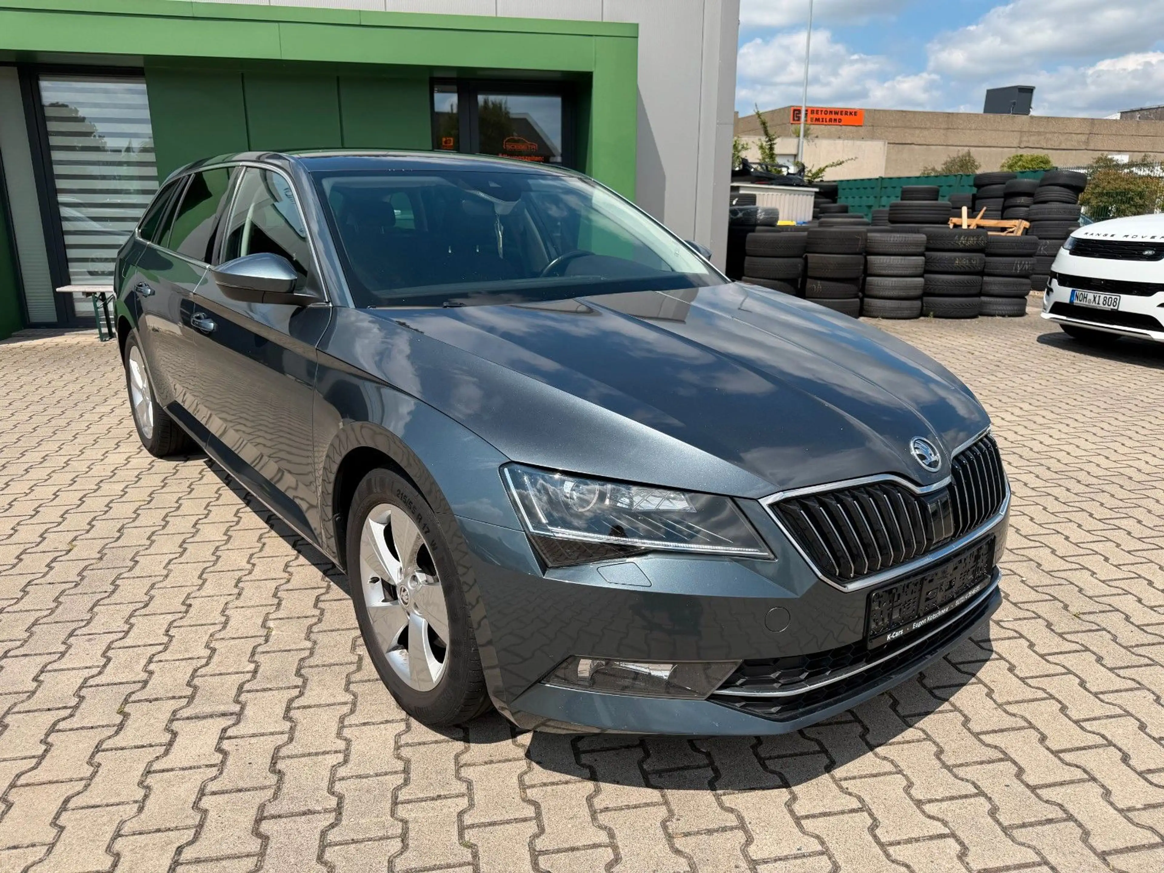 Skoda Superb Combi Ambition Auto*ACC*AHK*Klima*Xenon