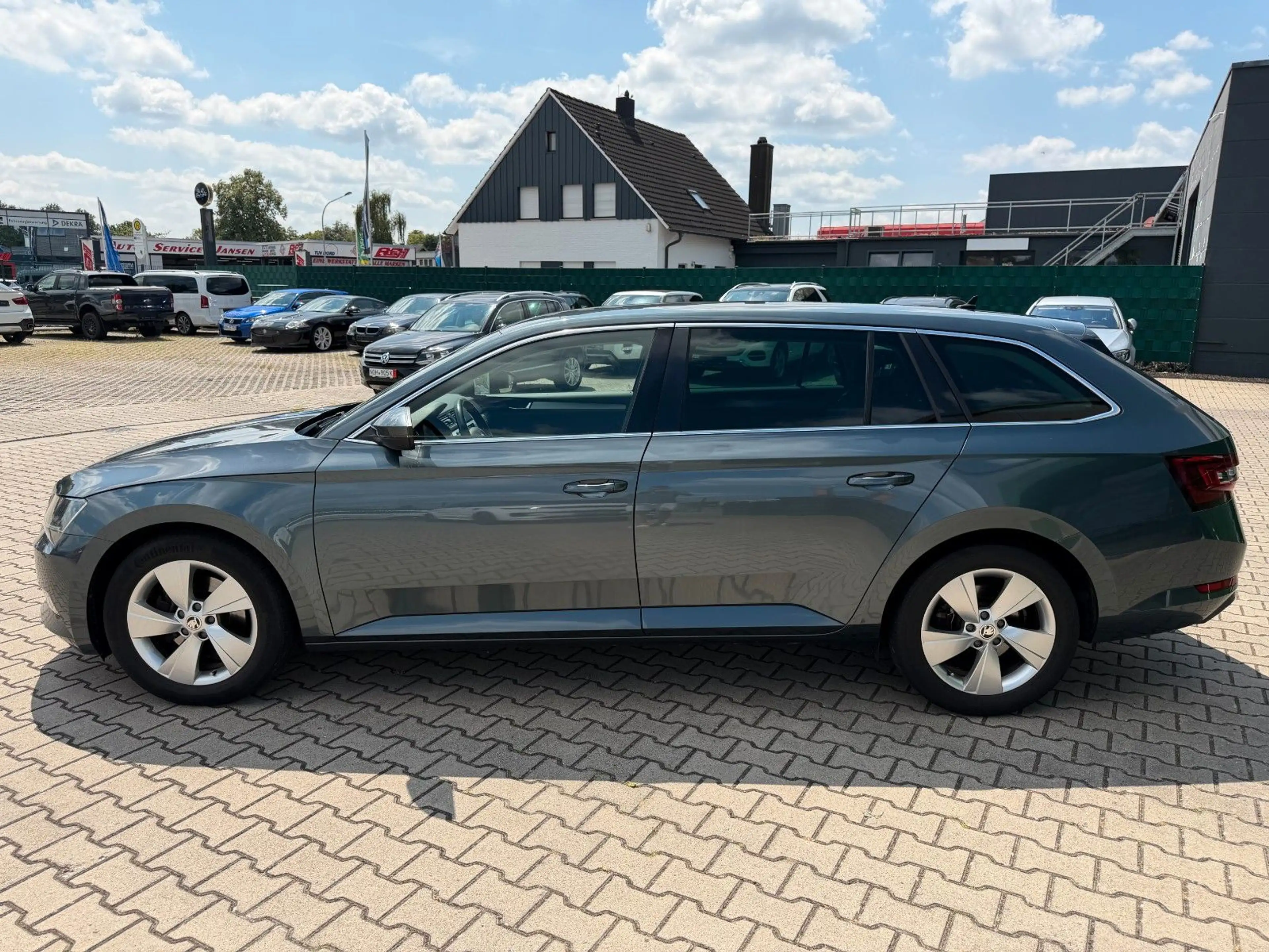 Skoda Superb Combi Ambition Auto*ACC*AHK*Klima*Xenon — photo 9