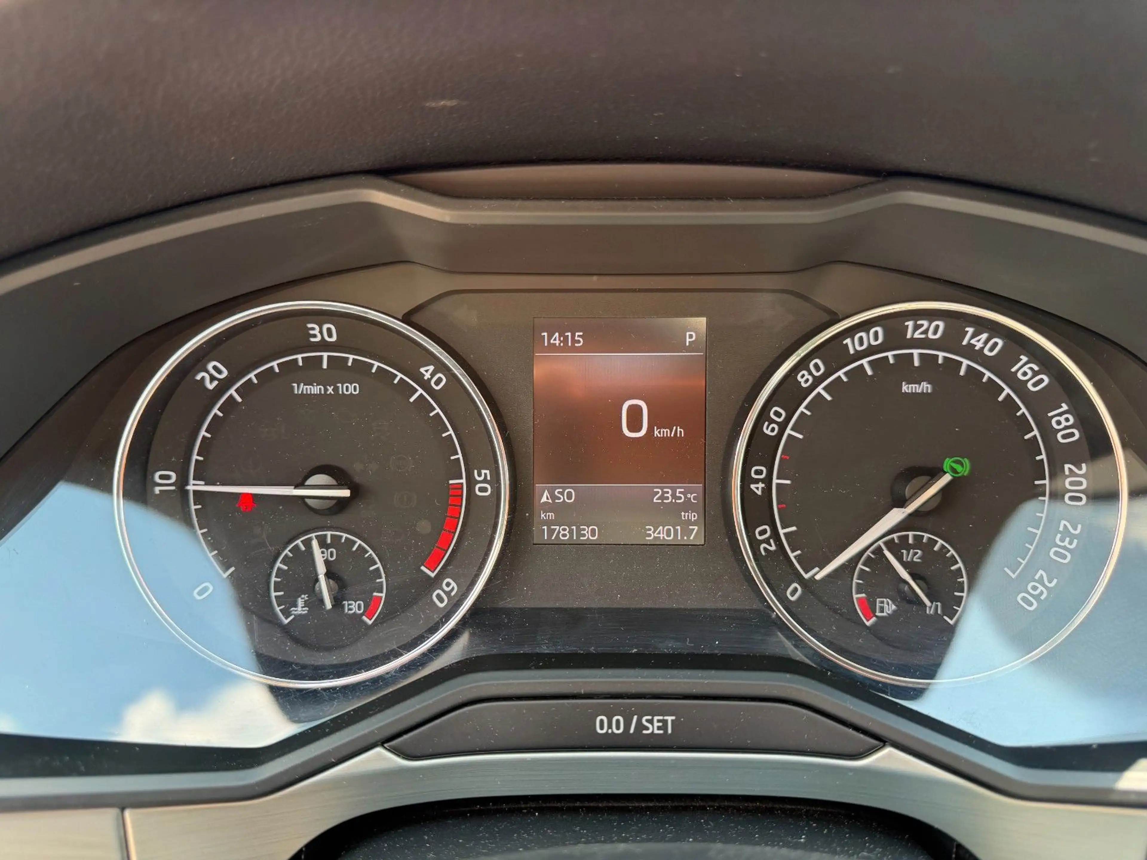 Skoda Superb Combi Ambition Auto*ACC*AHK*Klima*Xenon — photo 14