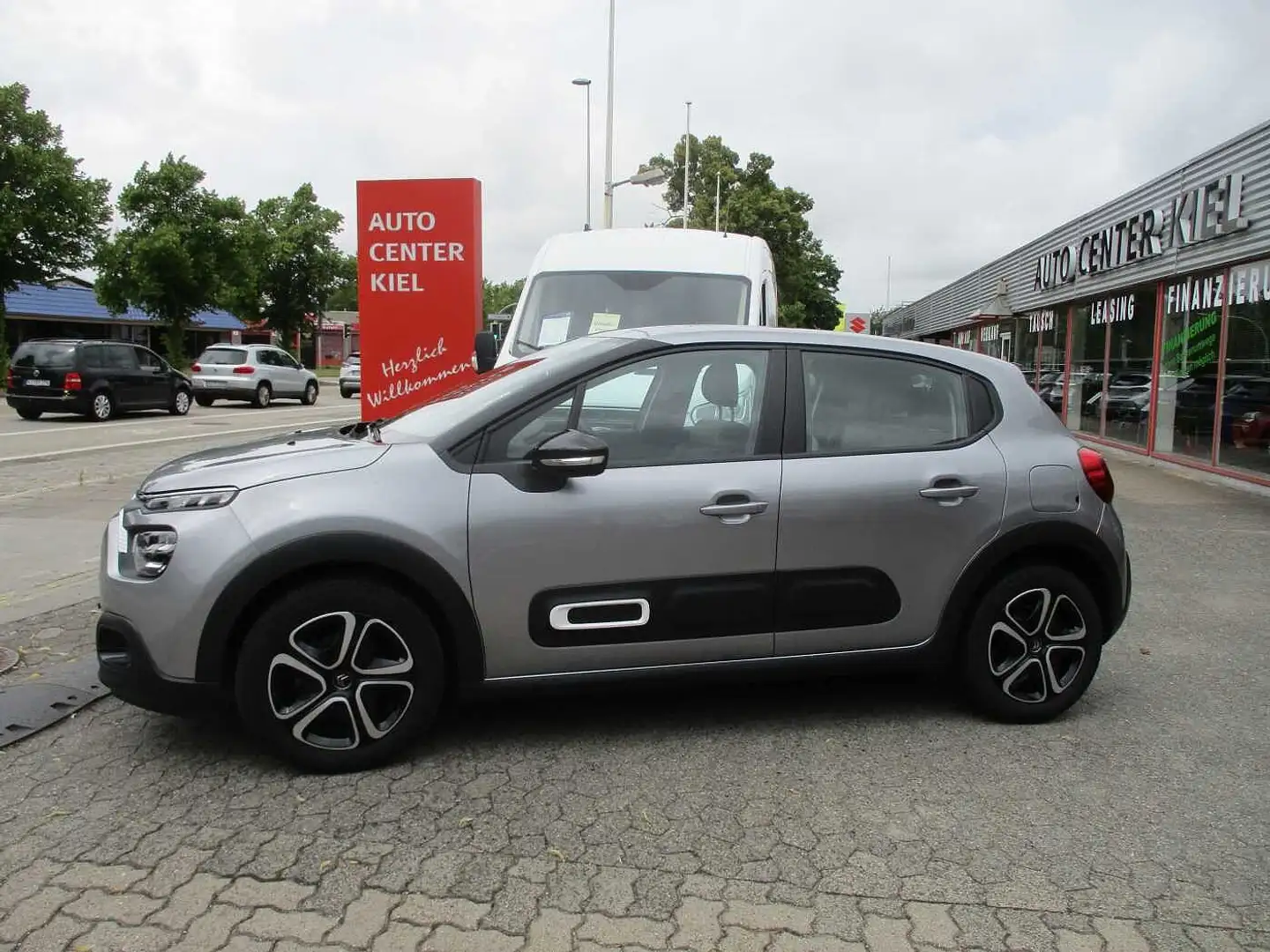 Citroen C3 Pure Tech 83 Impress Grau - 2