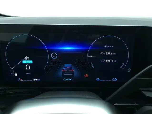 Renault Austral view 12