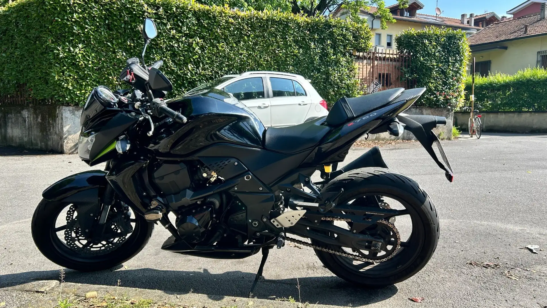 Kawasaki ZR 750 R Line Negro - 2