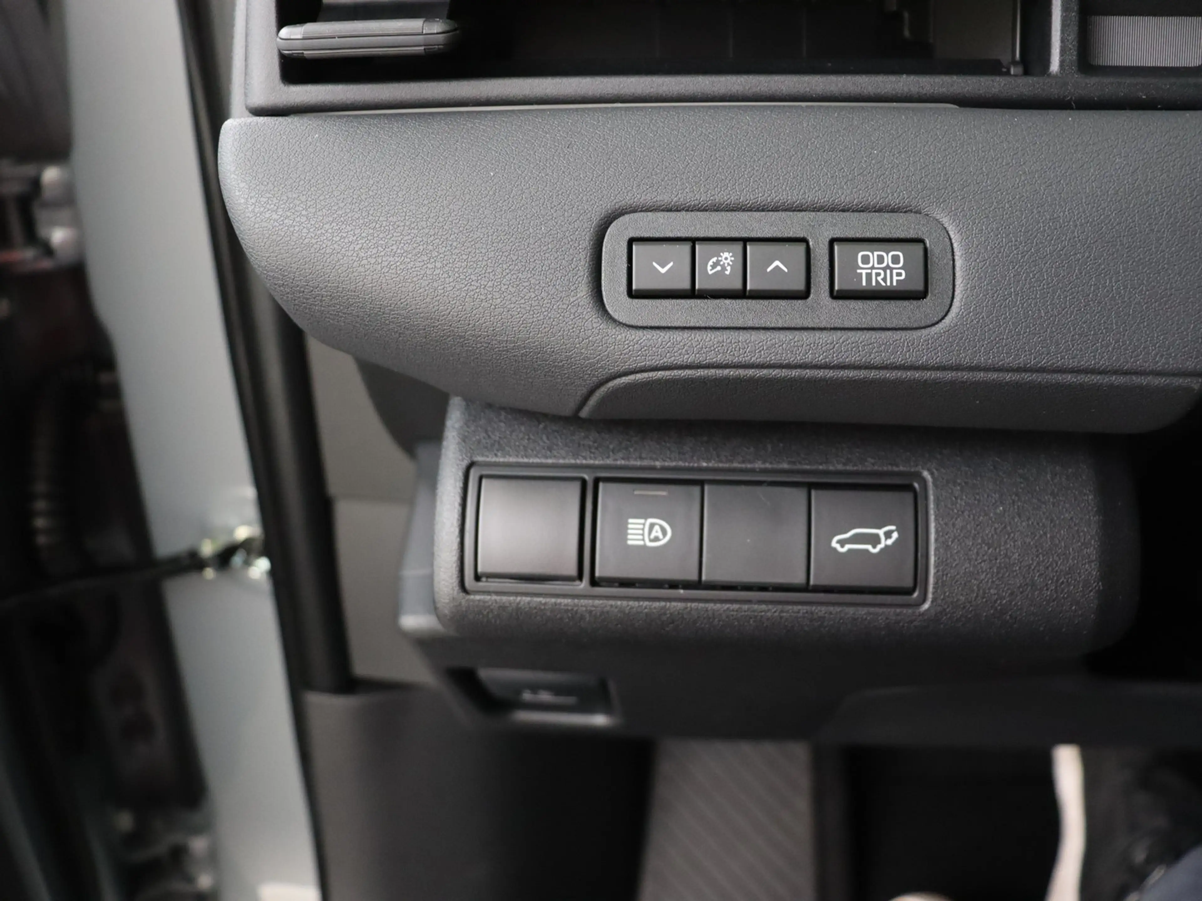 Toyota C-HR+ Demo First Edition 77 kWh — photo 10