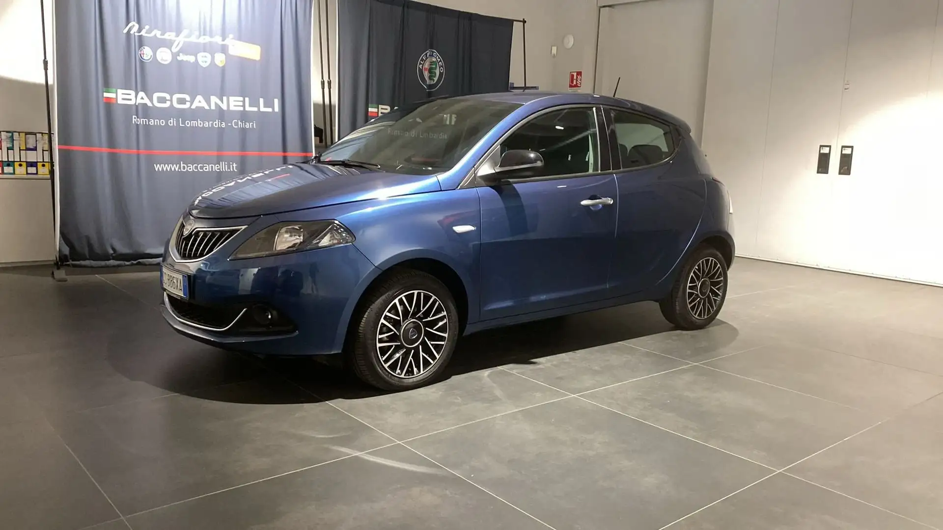 Lancia Ypsilon Ypsilon 1.0 FireFly 5 porte S&S Hybrid Platino Bleu - 1