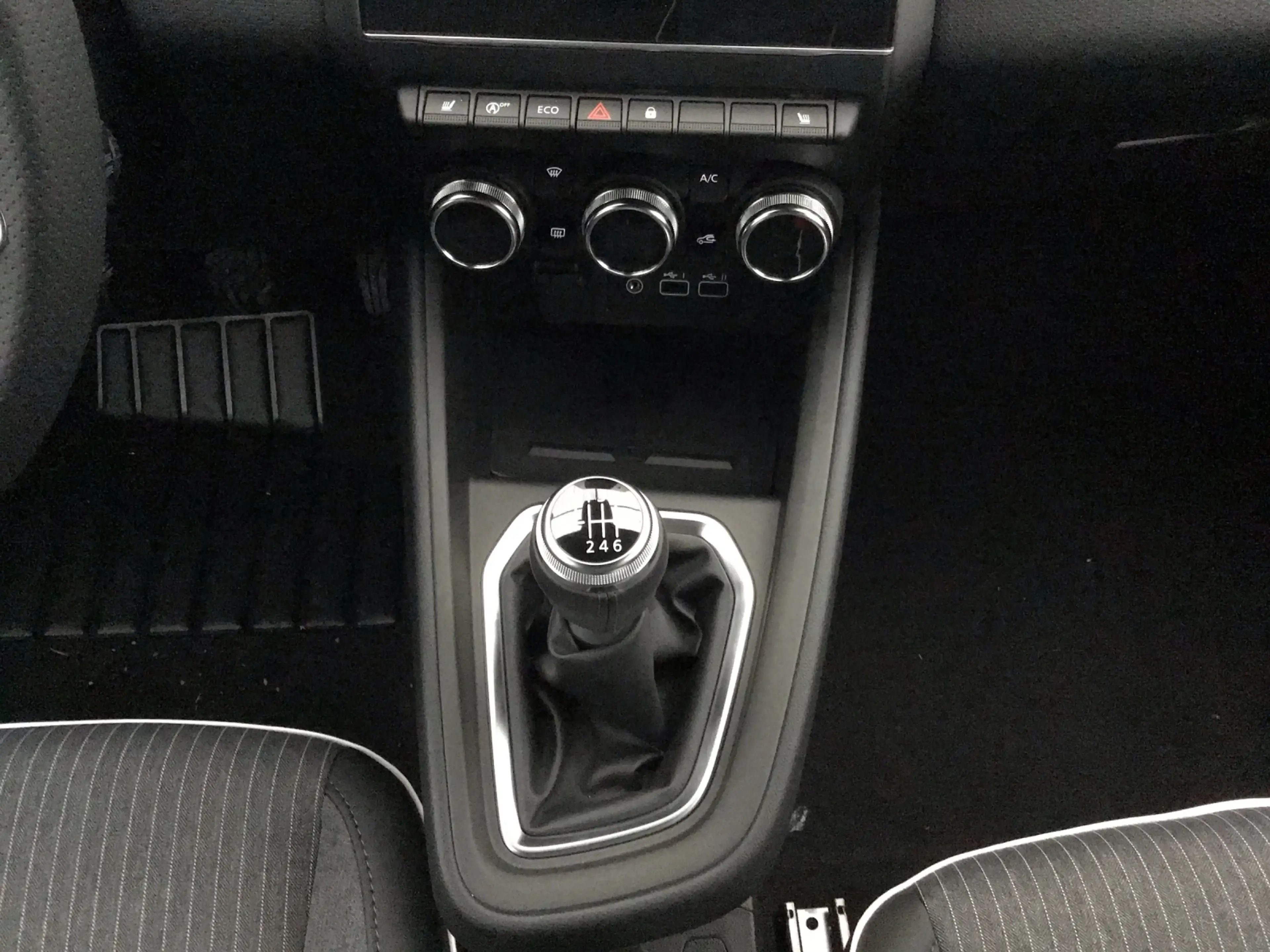 Mitsubishi Colt Turbo Benziner Intro Edition — photo 14