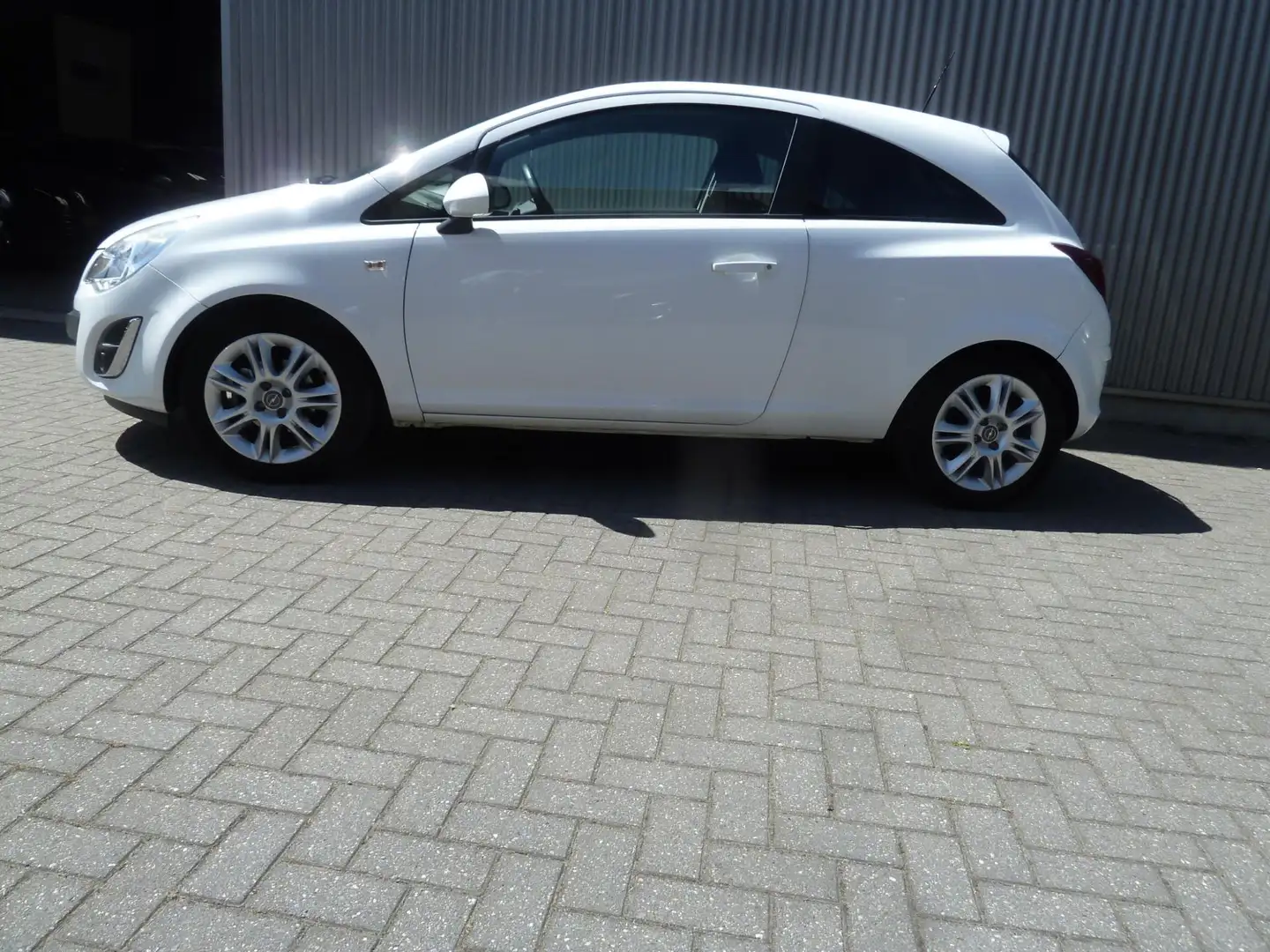 Opel Corsa 1.2-16V Color Edition/Automaat/Airco/LMV/Navigatie Wit - 2