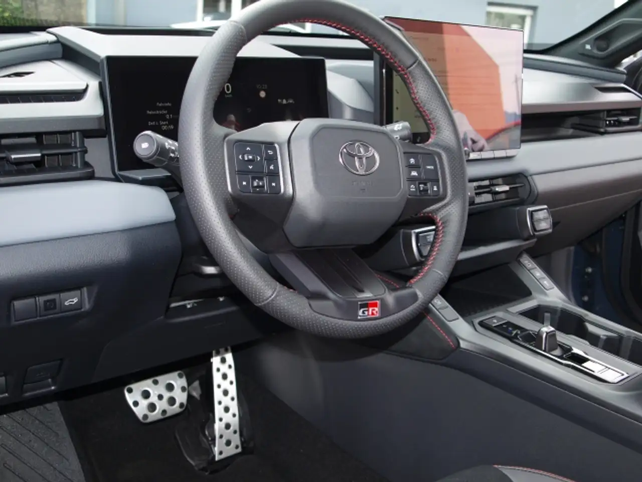 Toyota RAV4 2026 — фото 10