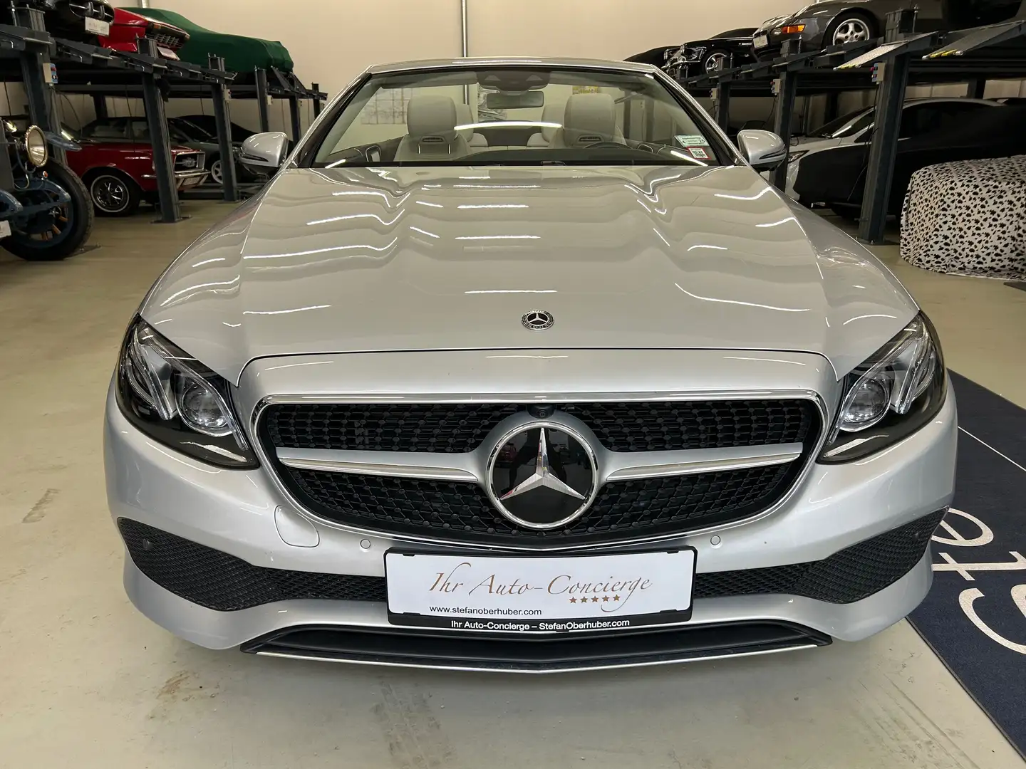 Mercedes-Benz E 400 E 400 4Matic (238.466) Silber - 2