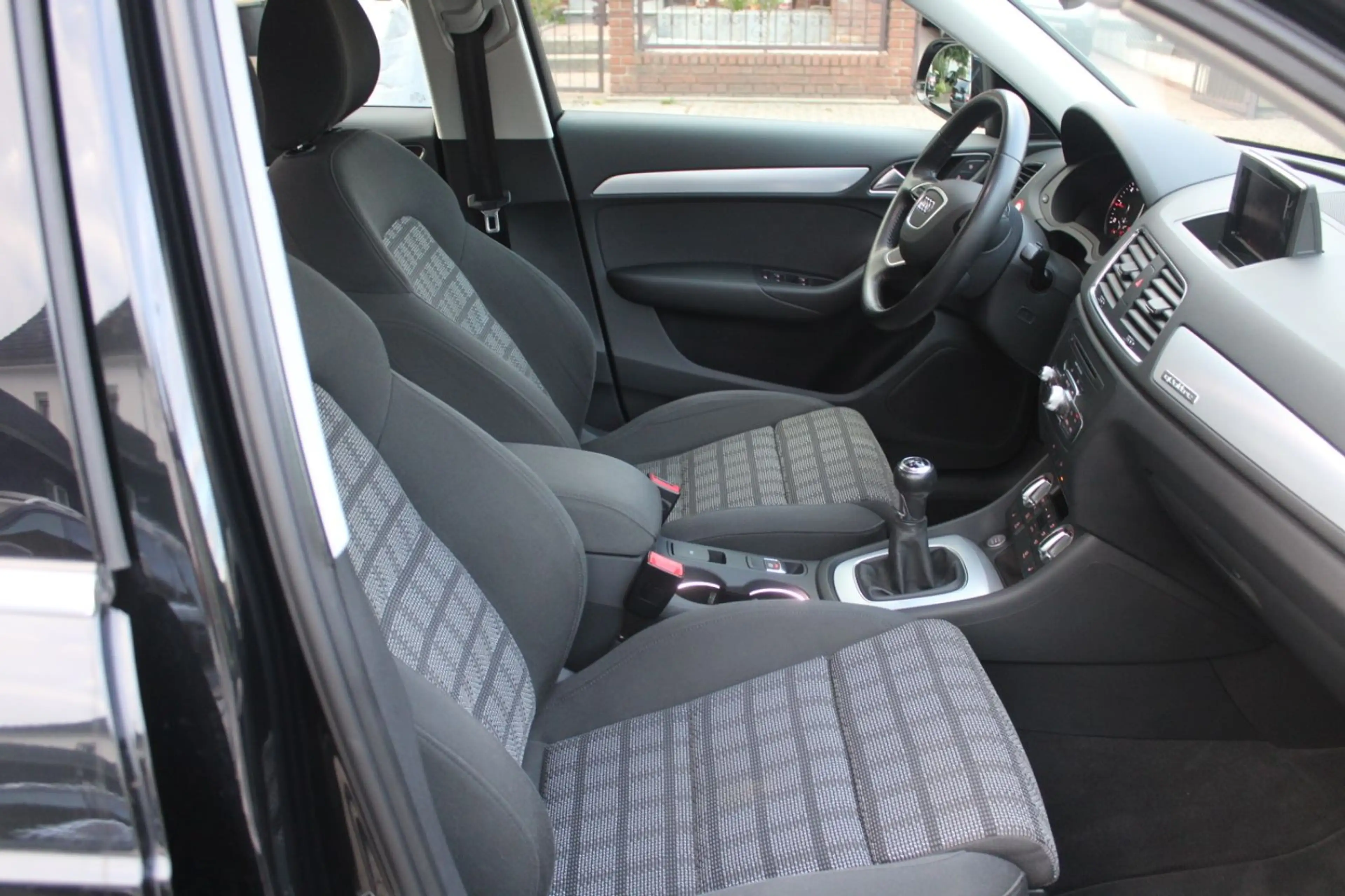 Audi Q3 2.0 TDI Quattro*NAVI*XENON*TEMPOMAT*TOP! — photo 8
