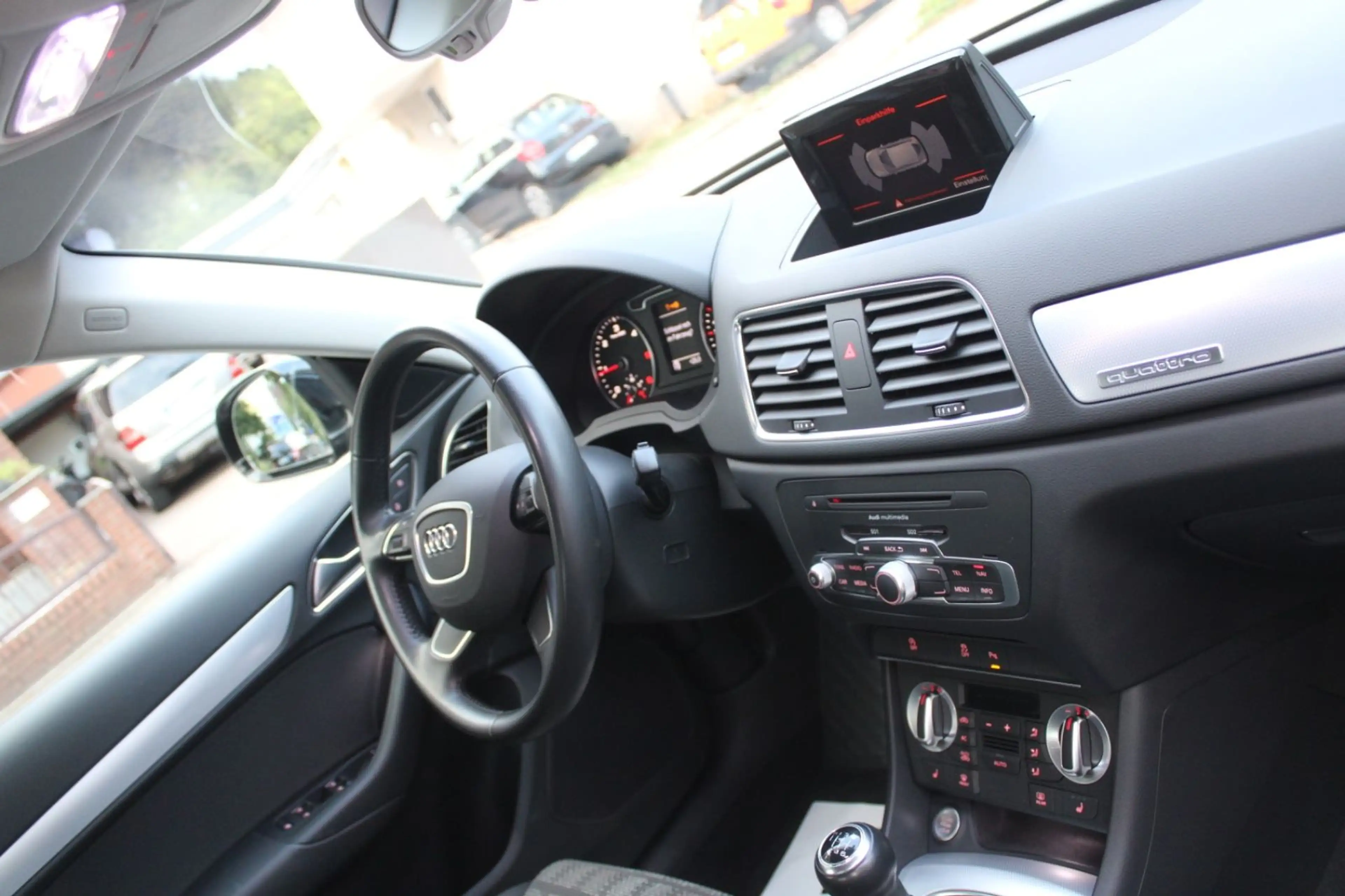 Audi Q3 2.0 TDI Quattro*NAVI*XENON*TEMPOMAT*TOP! — photo 9