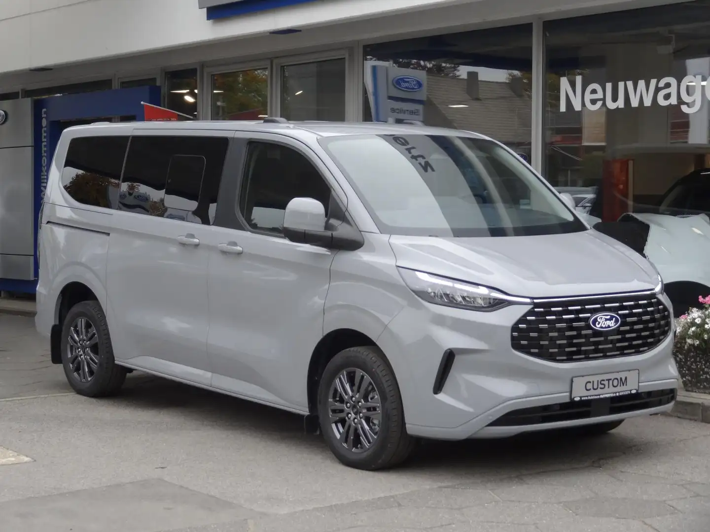 Ford Tourneo Custom L1 Titanium AUT AHK LED RFK SHZ Gris - 2
