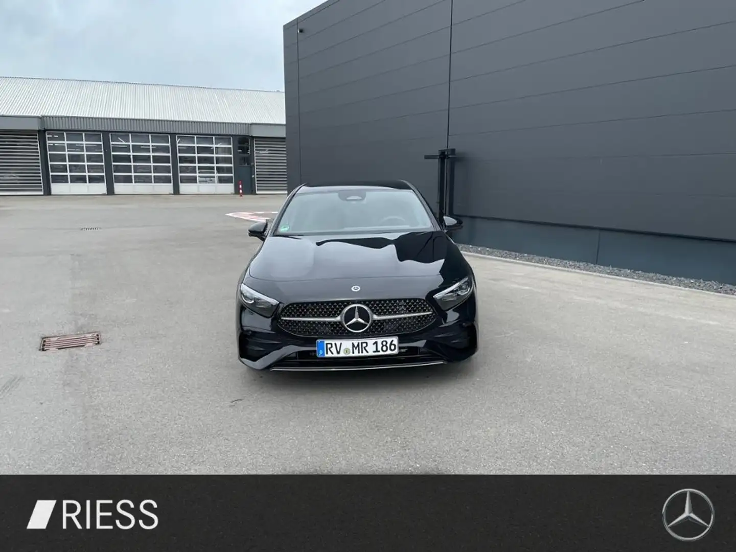 Mercedes-Benz A 200 d AMG+MULTIBEAM+TOTWINKEL+360° KAMERA+++ Noir - 2