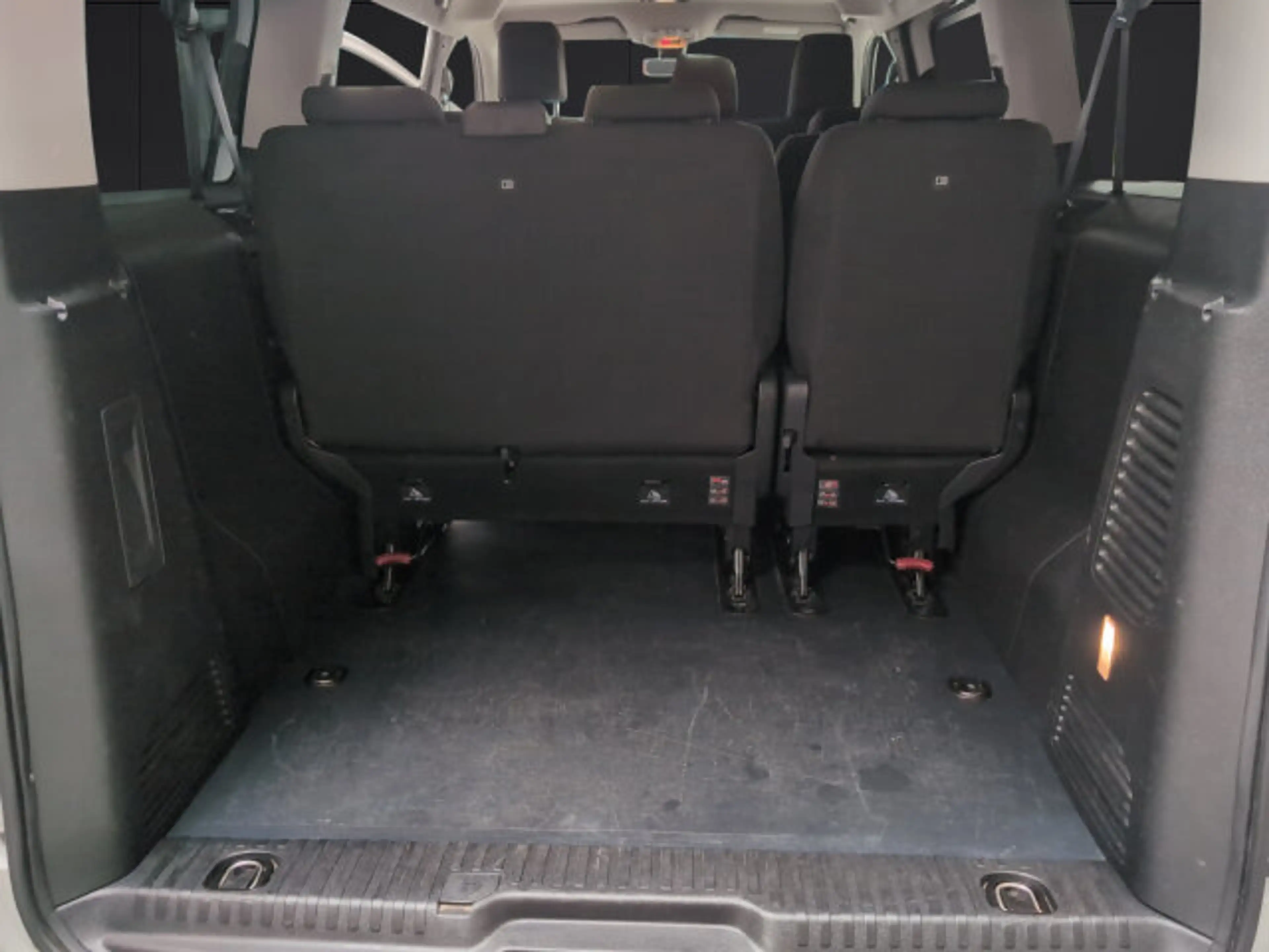 Opel Zafira Life Vivaro Kombi 2.0 D L 9-Sitzer Klima Navi AHK — photo 17