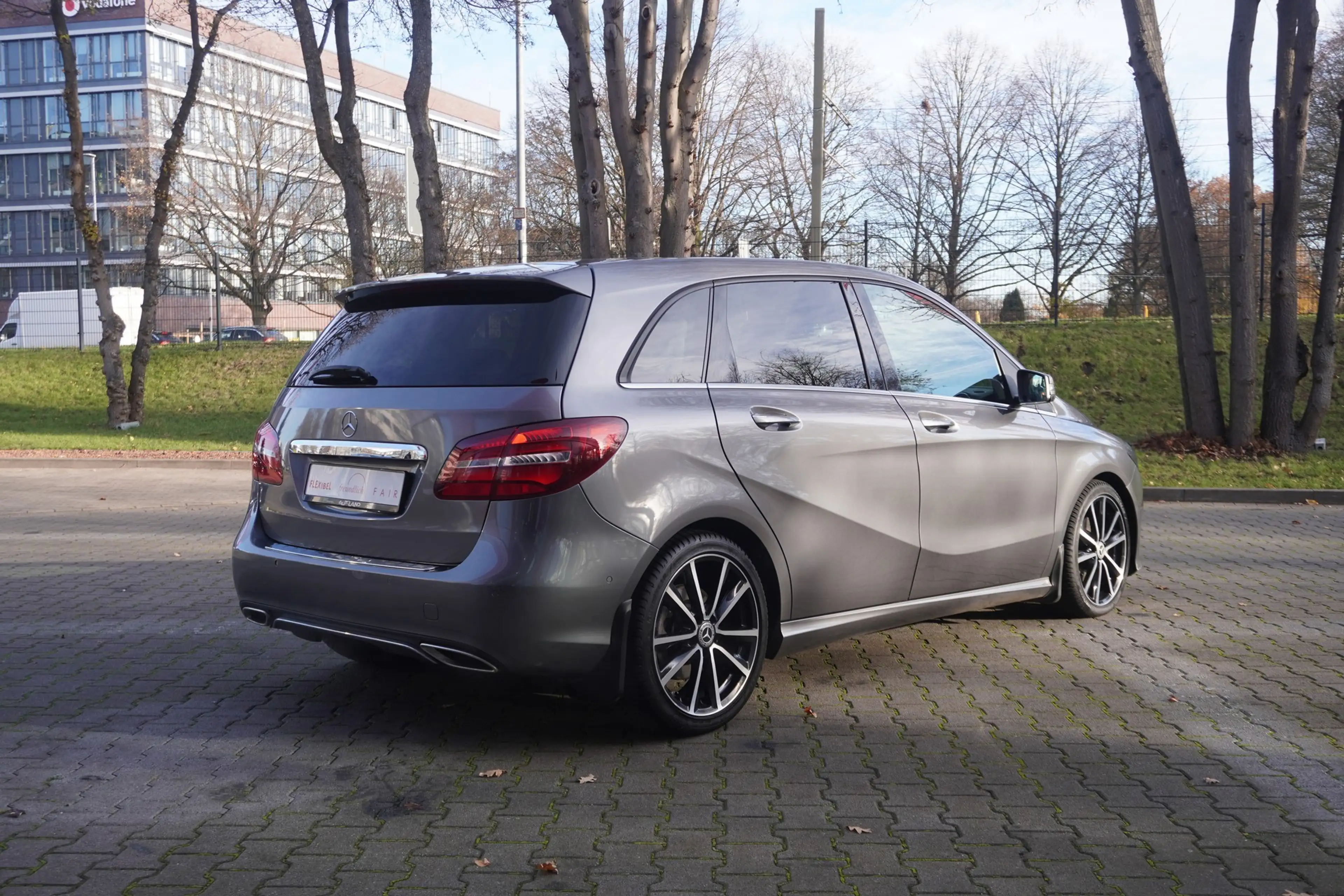 Mercedes-Benz B 220 B220 CDI AT Xenon Navi Standheizung Klimaaut. — photo 6