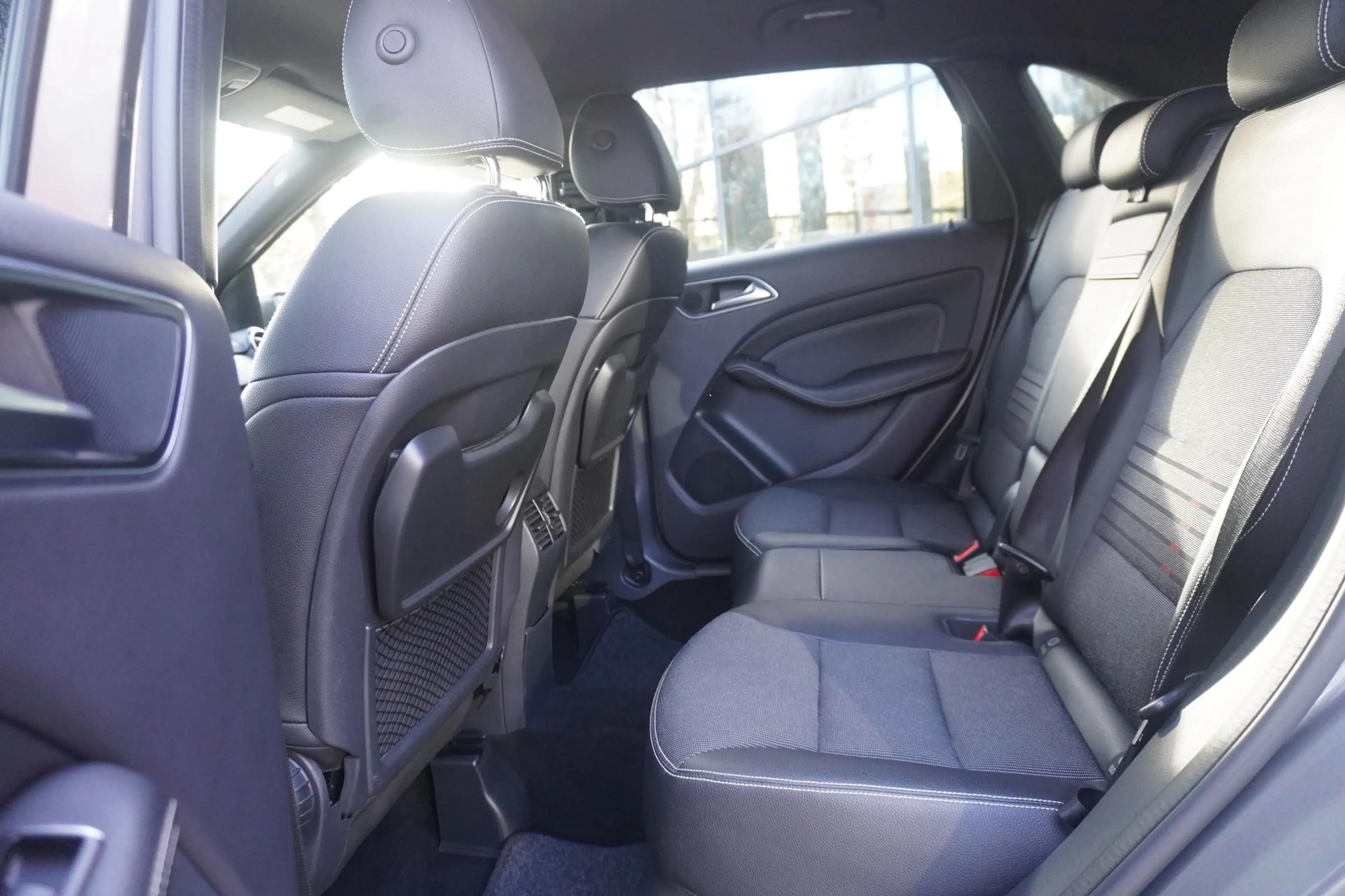 Mercedes-Benz B 220 B220 CDI AT Xenon Navi Standheizung Klimaaut. — photo 13