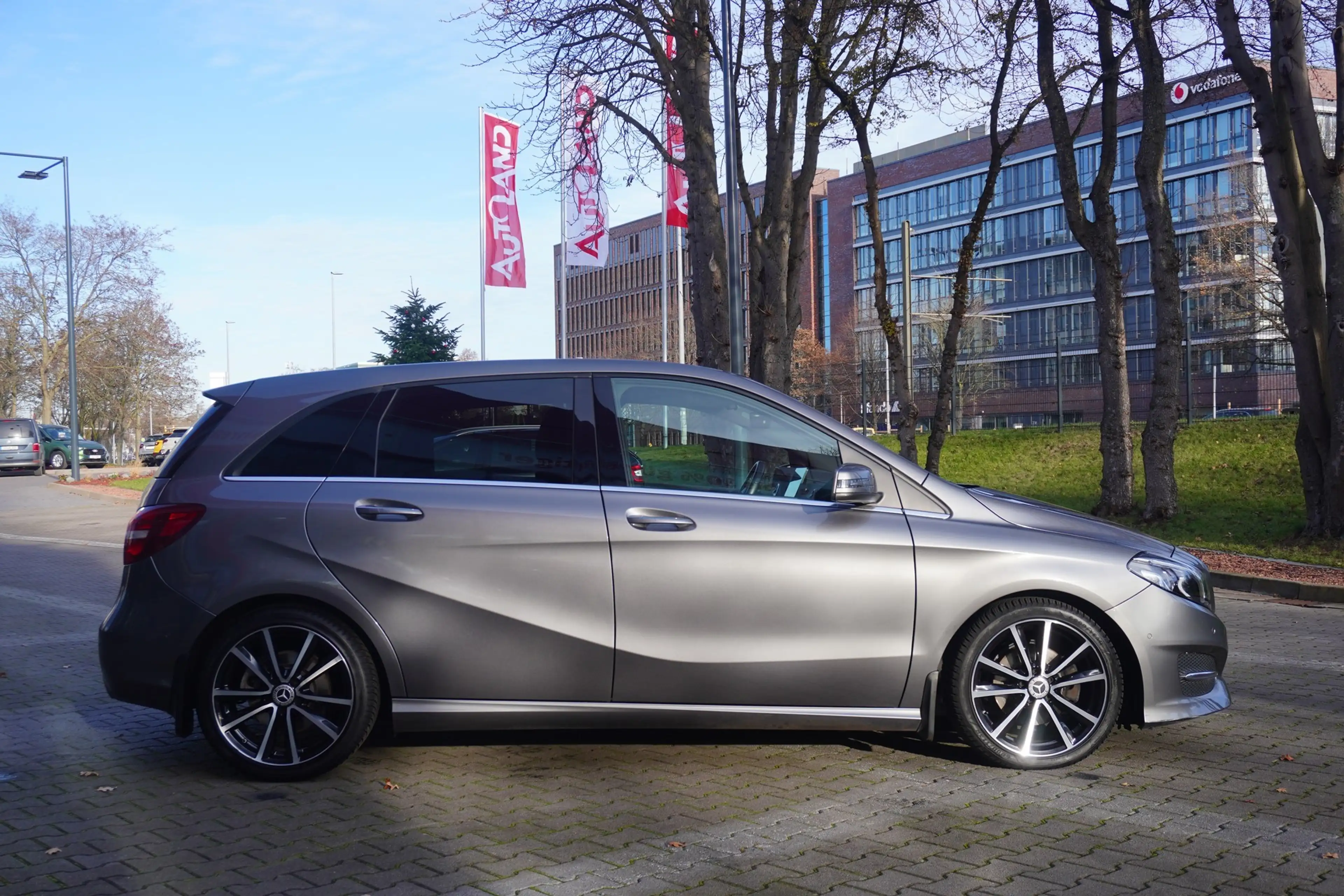 Mercedes-Benz B 220 B220 CDI AT Xenon Navi Standheizung Klimaaut. — photo 5
